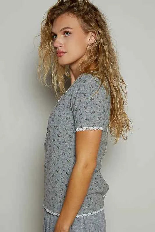 POL Lace Detail Floral V-Neck Button Detail Short Sleeve T-Shirt 5d865e1c-14bf-43ce-b042-54f3f9586cbf-Max
