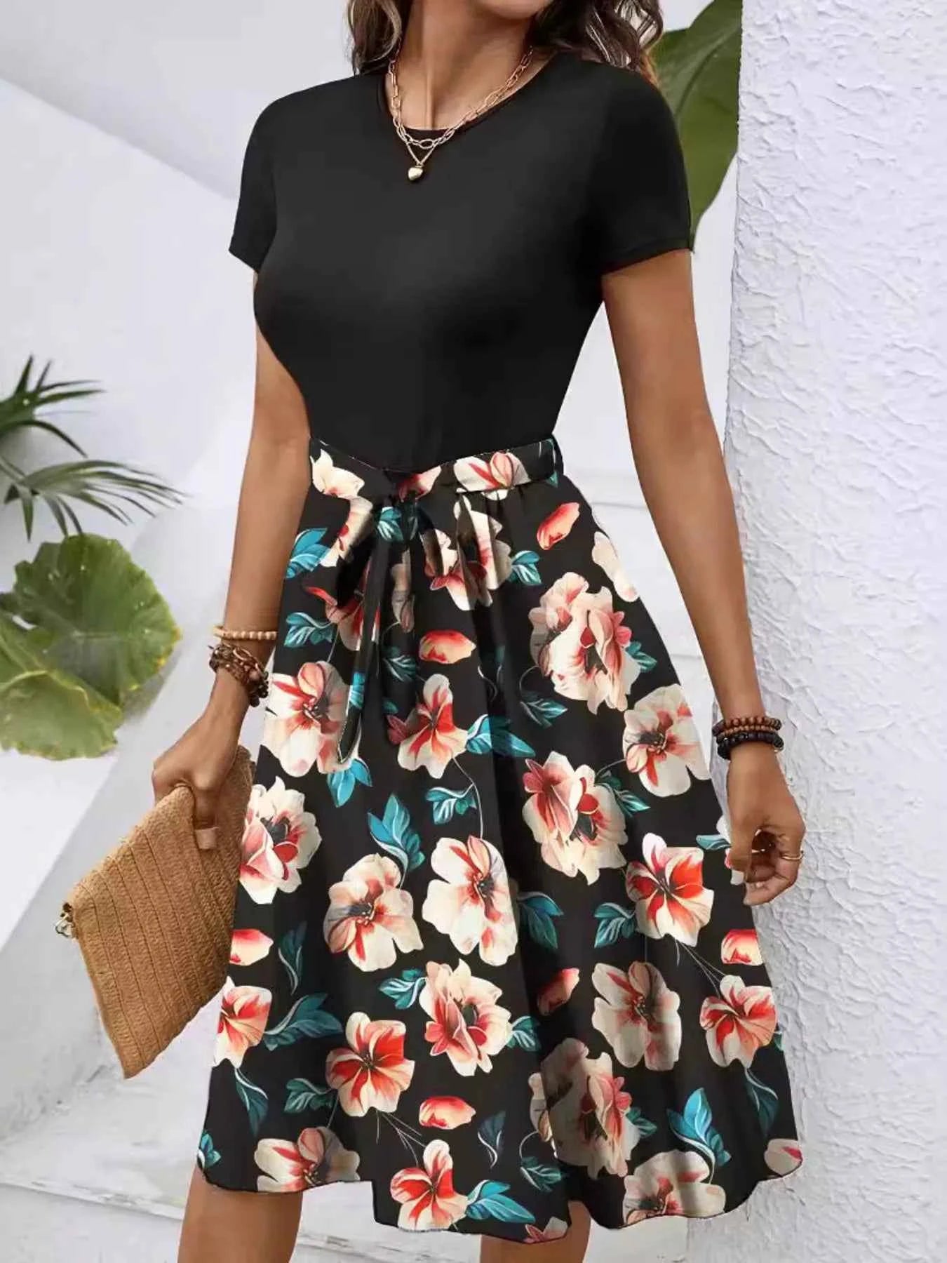 Floral Print Short Sleeve A-Line Dress 5dca2c2d4a8844f4830580e0cfcb1713-Max-Origin