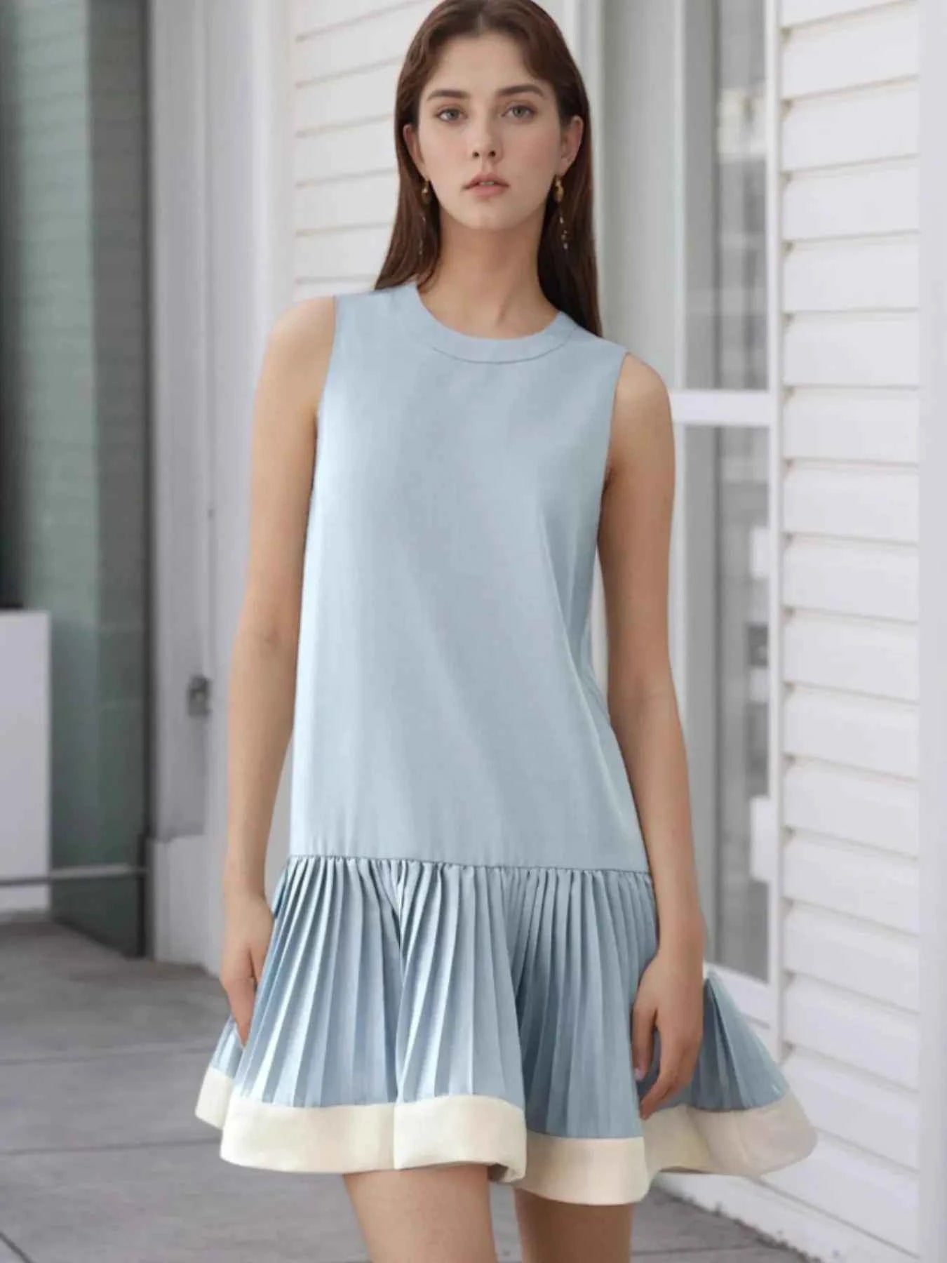 Sleeveless Pleated Hem Dress Light Blue 5e283bae-59eb-4ecd-a29c-e9a24d601ddf-Max-Origin
