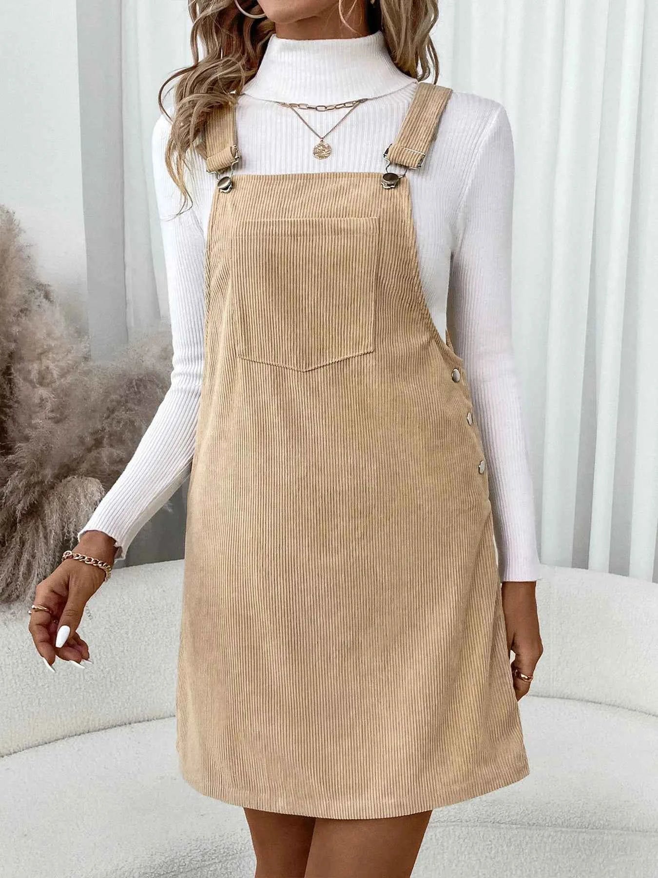 Corduroy Overall Dress with Pocket 5e86d3941bc445748bd605e309f0f7dd-Max-Origin