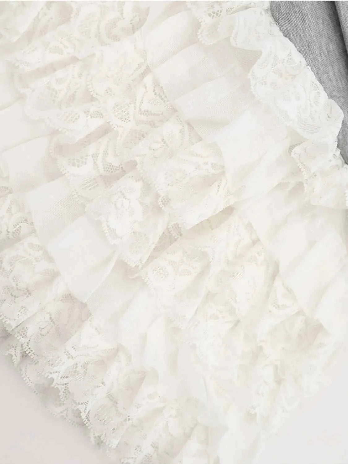 Layered Tulle Mini Skirt with Contrast Waistband 5ec1c02f-71ac-43c6-a2d0-9da67cf741f1-Max-Origin