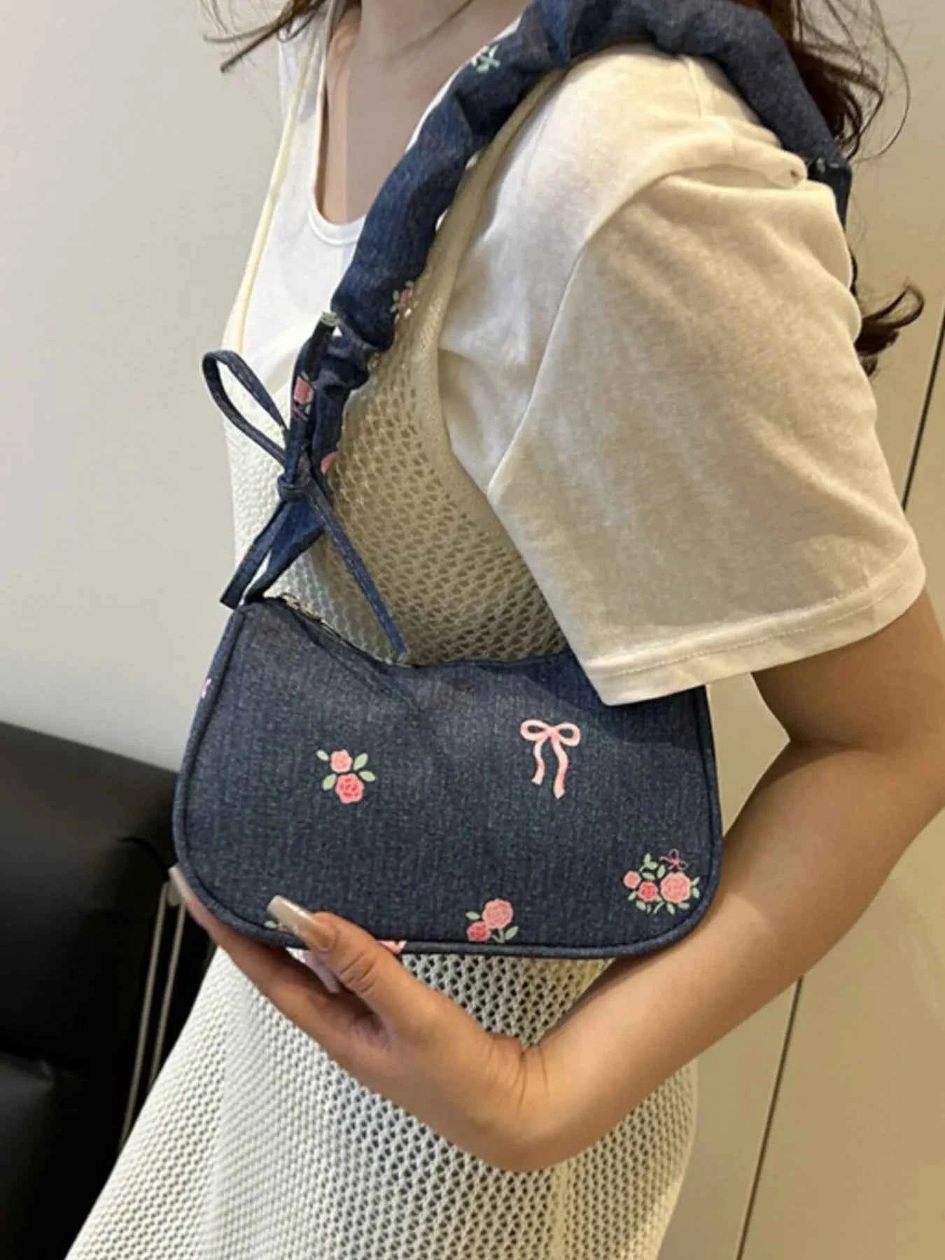 Embroidered Ruched Strap Shoulder Bag 5ef5c70b-dd50-4f5e-bc2e-f46f89b10ea7-Max-Origin