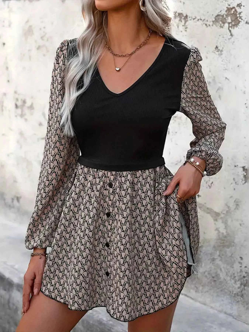 Printed V-Neck Long Sleeve Dress Black 60125d61bd424d62a17f81b0629af19c-Max-Origin
