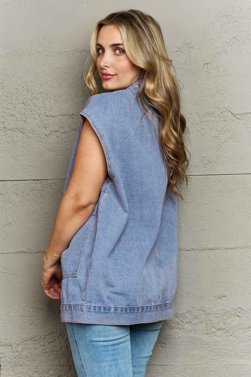 Collared Neck Sleeveless Denim Top with Pockets 601a3ab39947467f9fae642ae4cf2f6b-Max