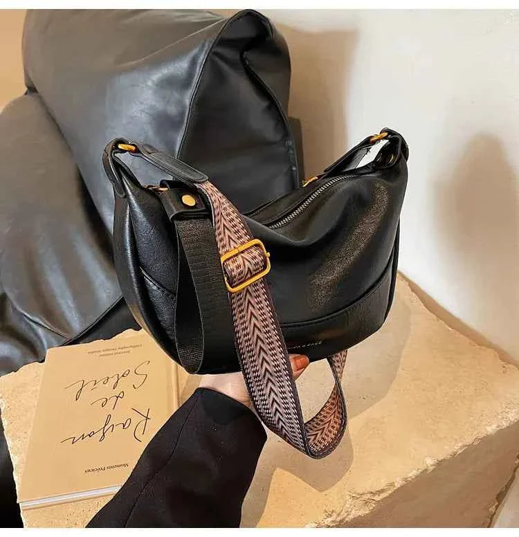 Leather Shoulder Bag with Woven Strap Black onesize 6052451e1eab4ce0afa85f9b2e12fbce-Max-Origin