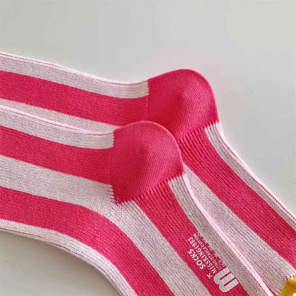 Contrast Striped Crew Socks 6076cbbf-9cce-48f4-831a-0dafd081fe14-Max-Origin