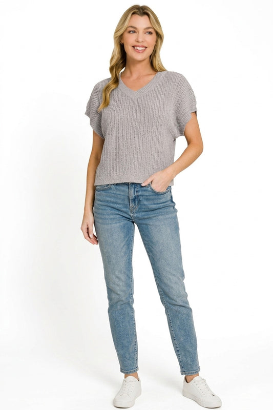 Textured Knit V-Neck Cropped Sweater 6077951c-2088-4e75-9cf4-0200368c963f-Max