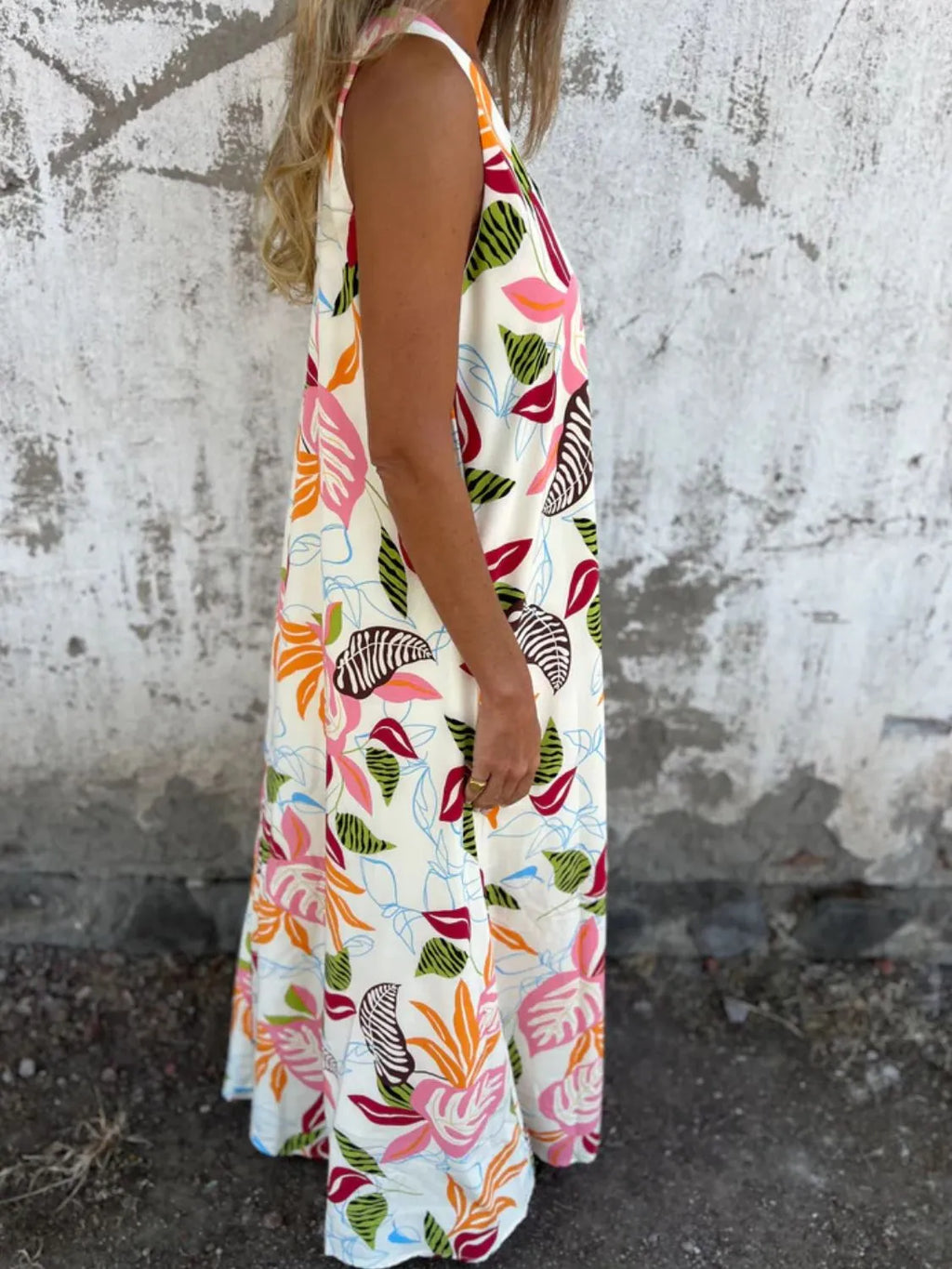 Full Size Printed V-Neck Sleeveless Dress Plus Size 607f19a4-8b16-4a1d-b82b-eb5fca5f0c67-Max-Origin