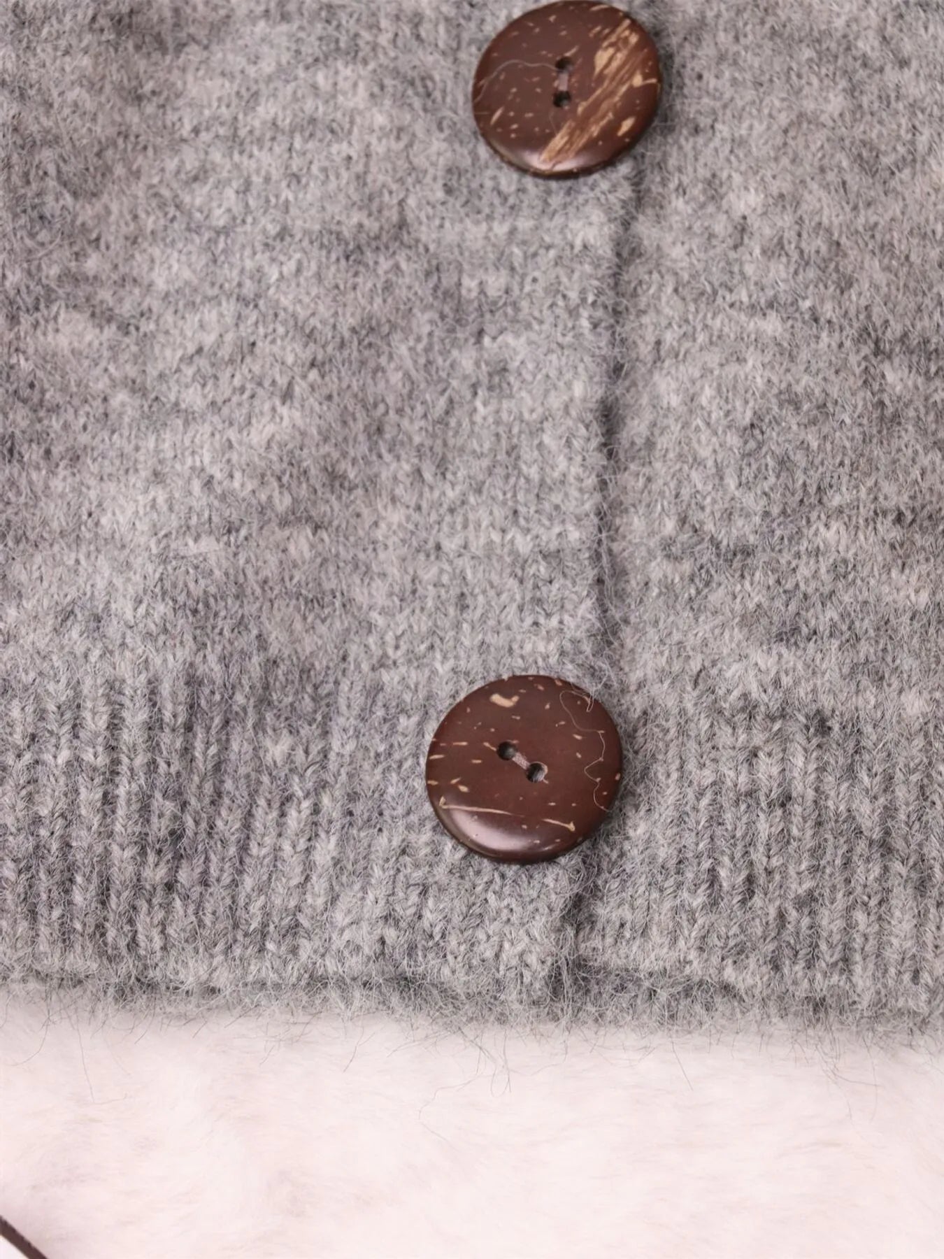 Button-Up Raglan Sleeve Cardigan 60a1d2e119564782b8f9127c593b2975-Max-Origin