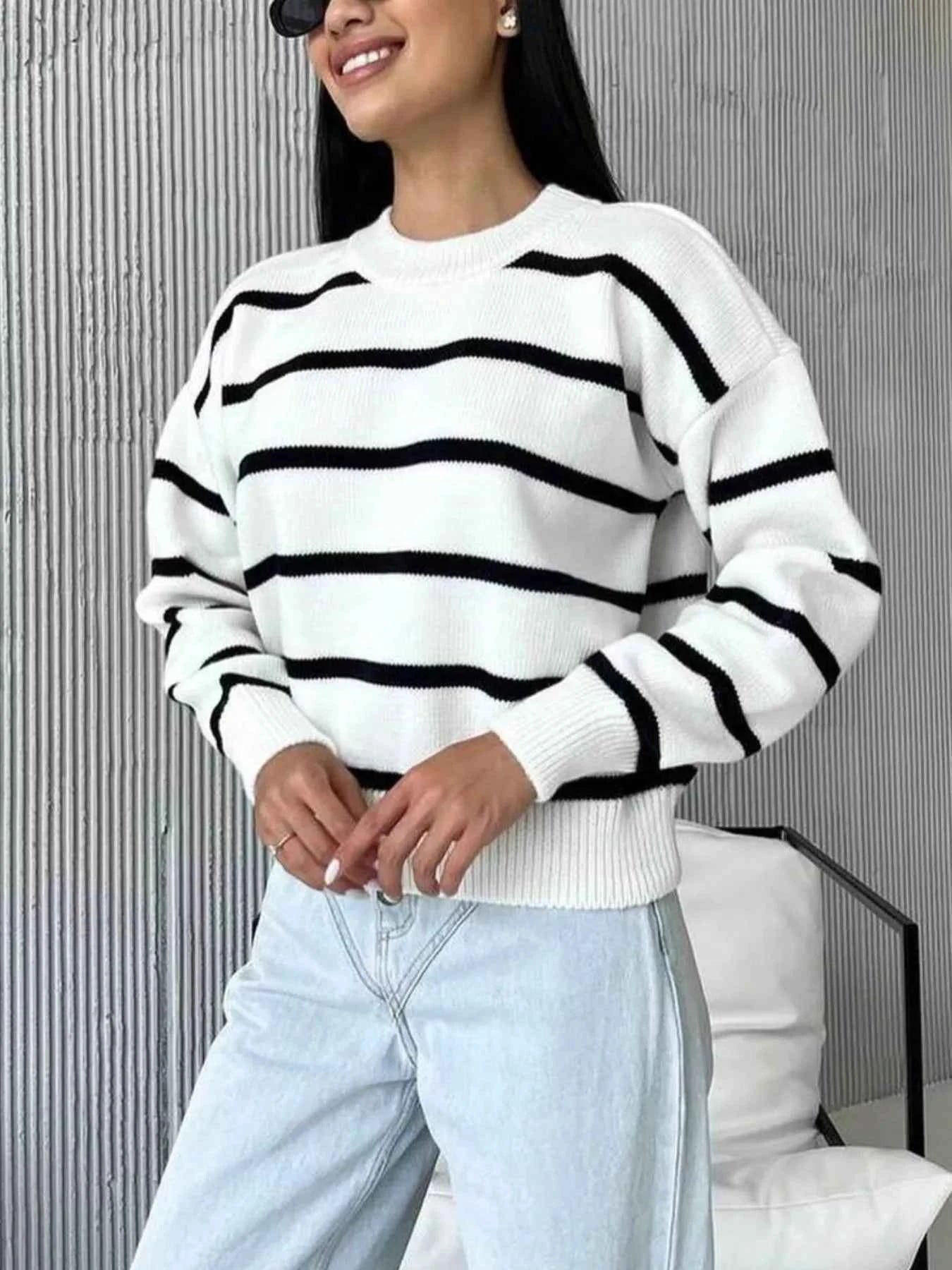 Striped Knit Round Neck Sweater 60a35c95-4ad8-45d0-900c-c1dc79ab33d3-Max-Origin