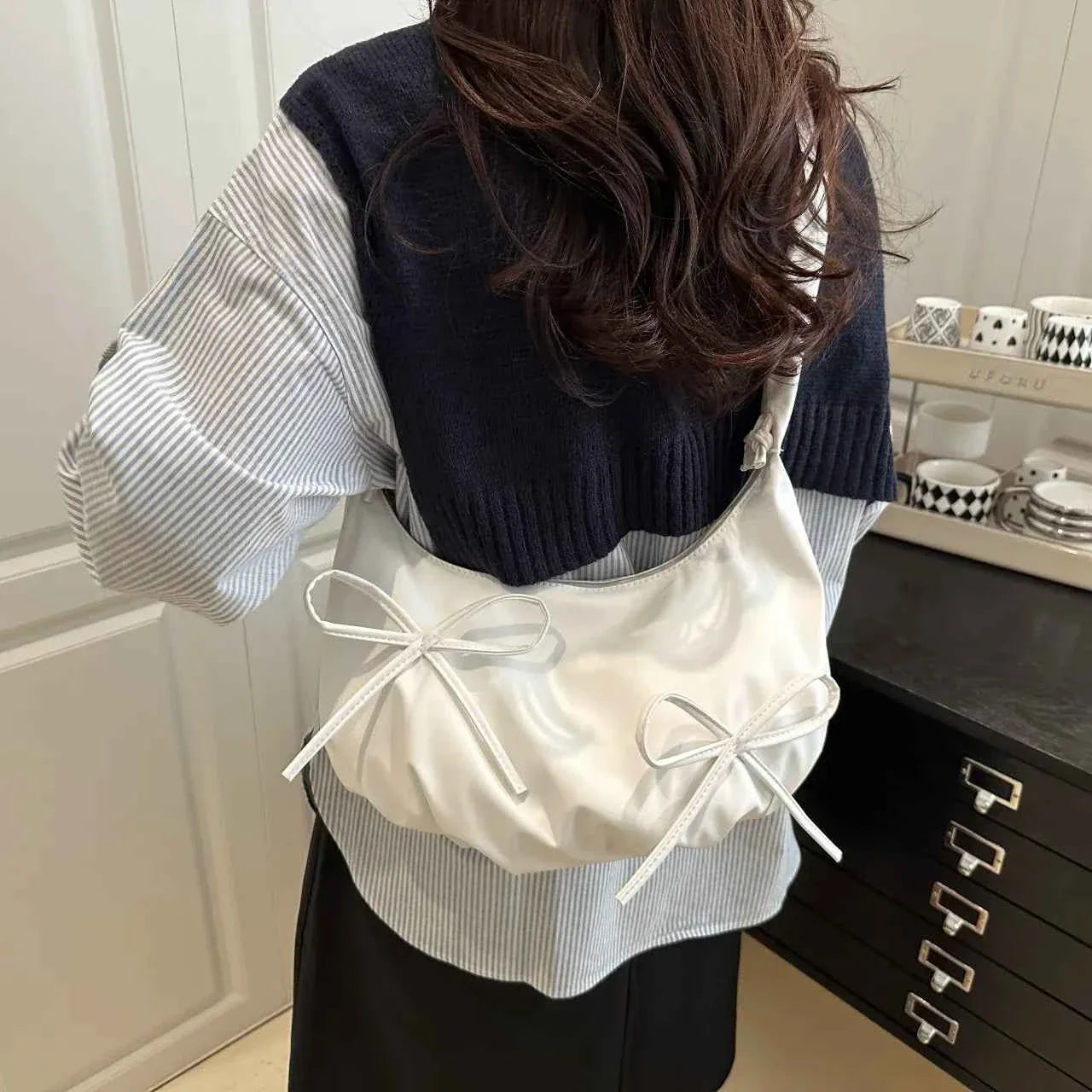Bow-Tie Drawstring Crossbody Bag White onesize 61089dc9cc9a4d0c8ba4db93cd18e0a3-Max-Origin
