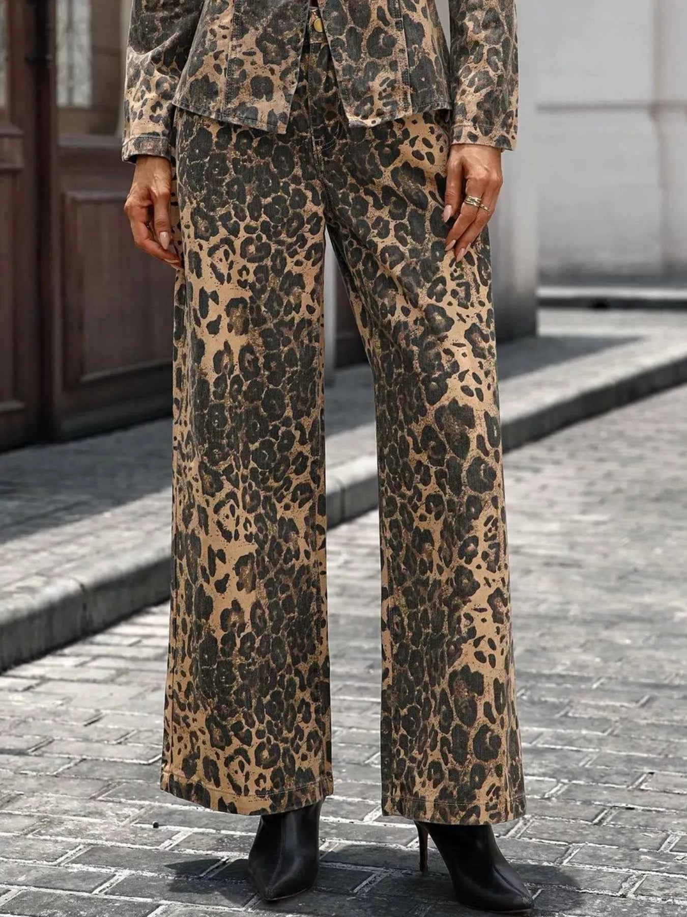 Leopard Wide-Leg Jeans 6151a9aa-2227-4616-bb0d-aed5c3b2e03d-Max-Origin