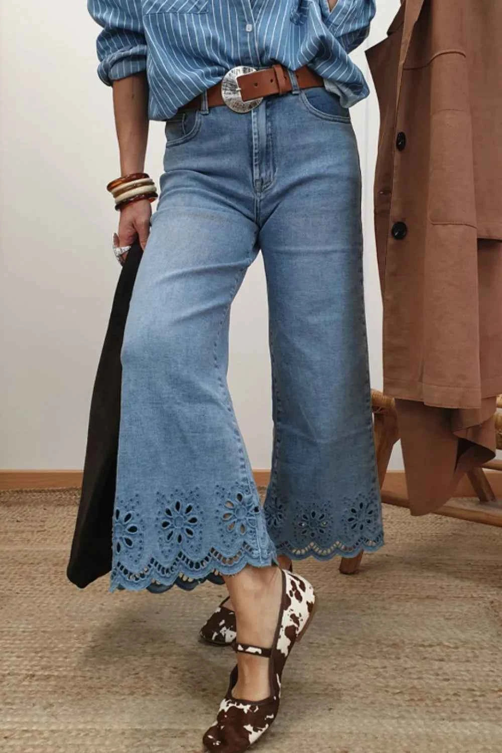 Lace Detail Cropped Wide Leg Jeans Medium 616fe7fa-4dc0-4637-b7c8-c0d35225b8c6-Max-Origin