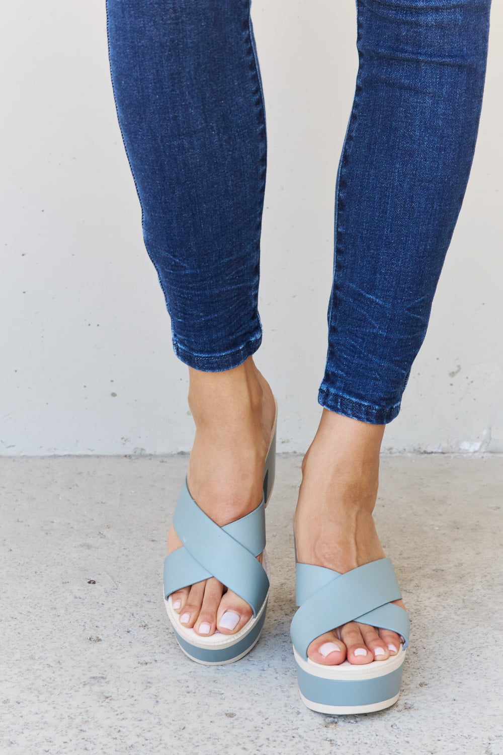 Weeboo Cherish The Moments Contrast Platform Sandals in Misty Blue 6180801a81cc42ee8ee3511250b42c71-Max