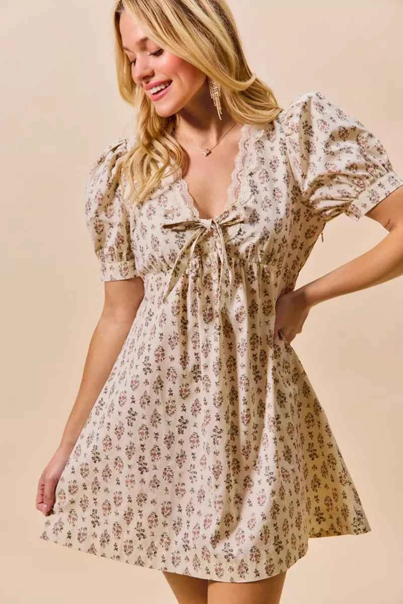 SO ME Floral Print Lace Trim Short Sleeves Mini Dress 61a532ba63cc4e839ed9b14ebb652c1c-Max-Origin