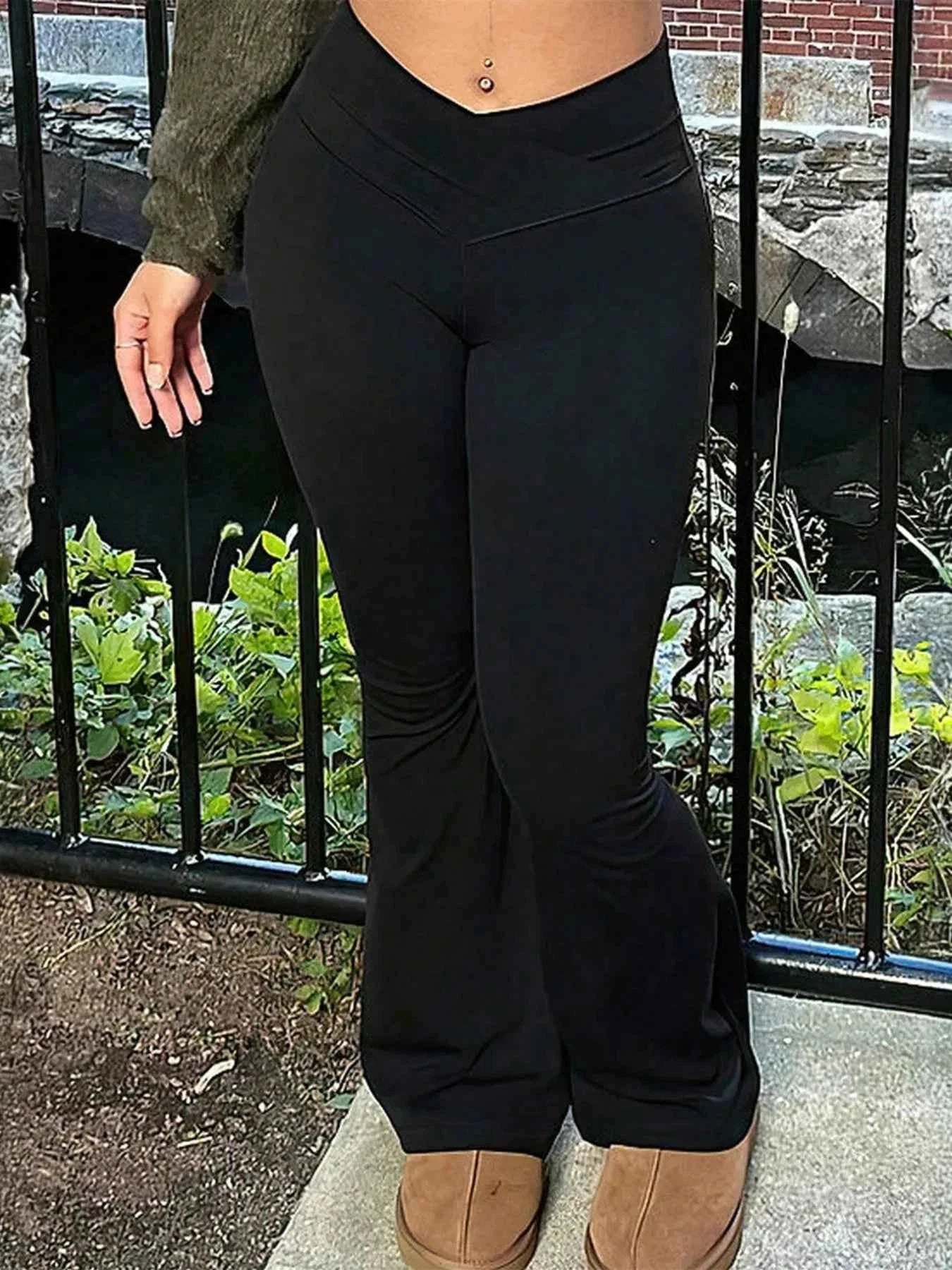 High-Waisted Flare Pants Black 624a75eb148a403b8dc0694b5abb70e8-Max-Origin