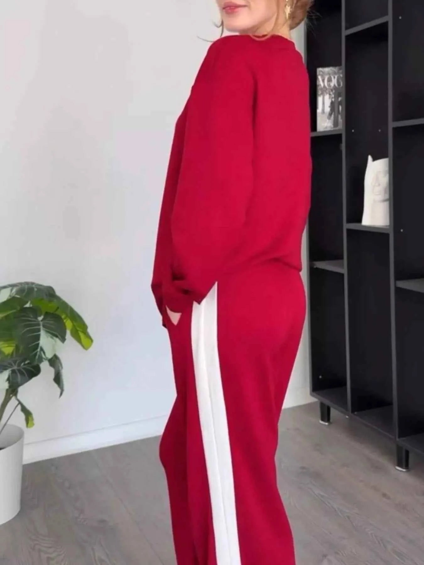 Full Size Contrast Round Neck Top and Pants Set Plus Size 6281b991-247b-40de-a5fb-f5a182deea39-Max-Origin