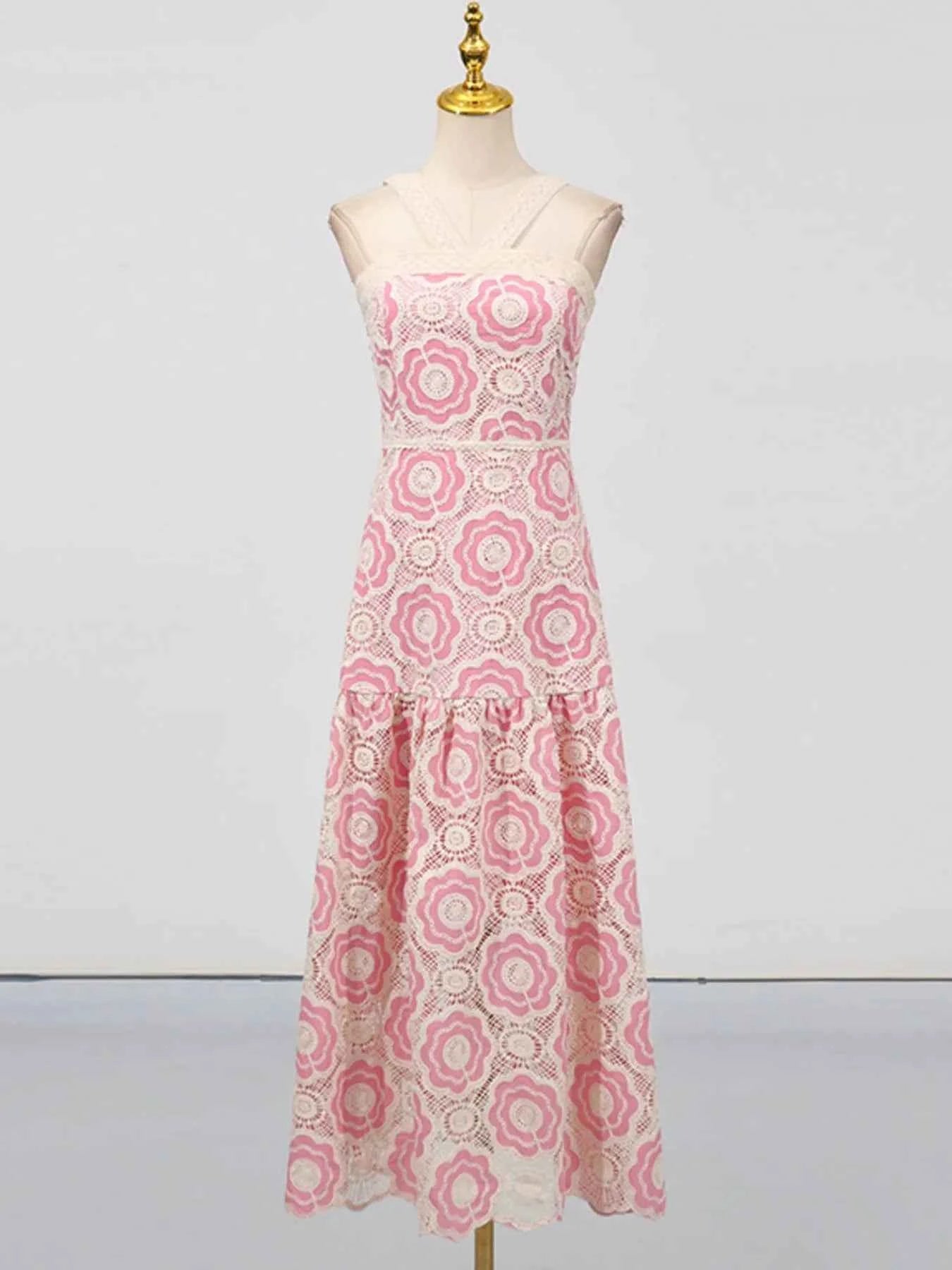 Lace Sleeveless Tiered Midi Dress 62a14aa5-70de-4192-888d-93adc84261d8-Max-Origin