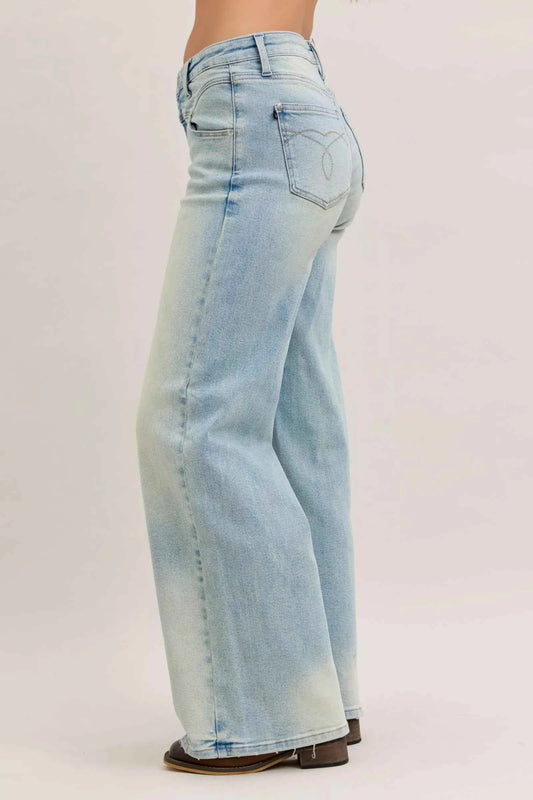 High Waist Column Straight Jeans 62b2c61f-c9bd-4e2c-ae43-24bbd45912a4-Max-Origin