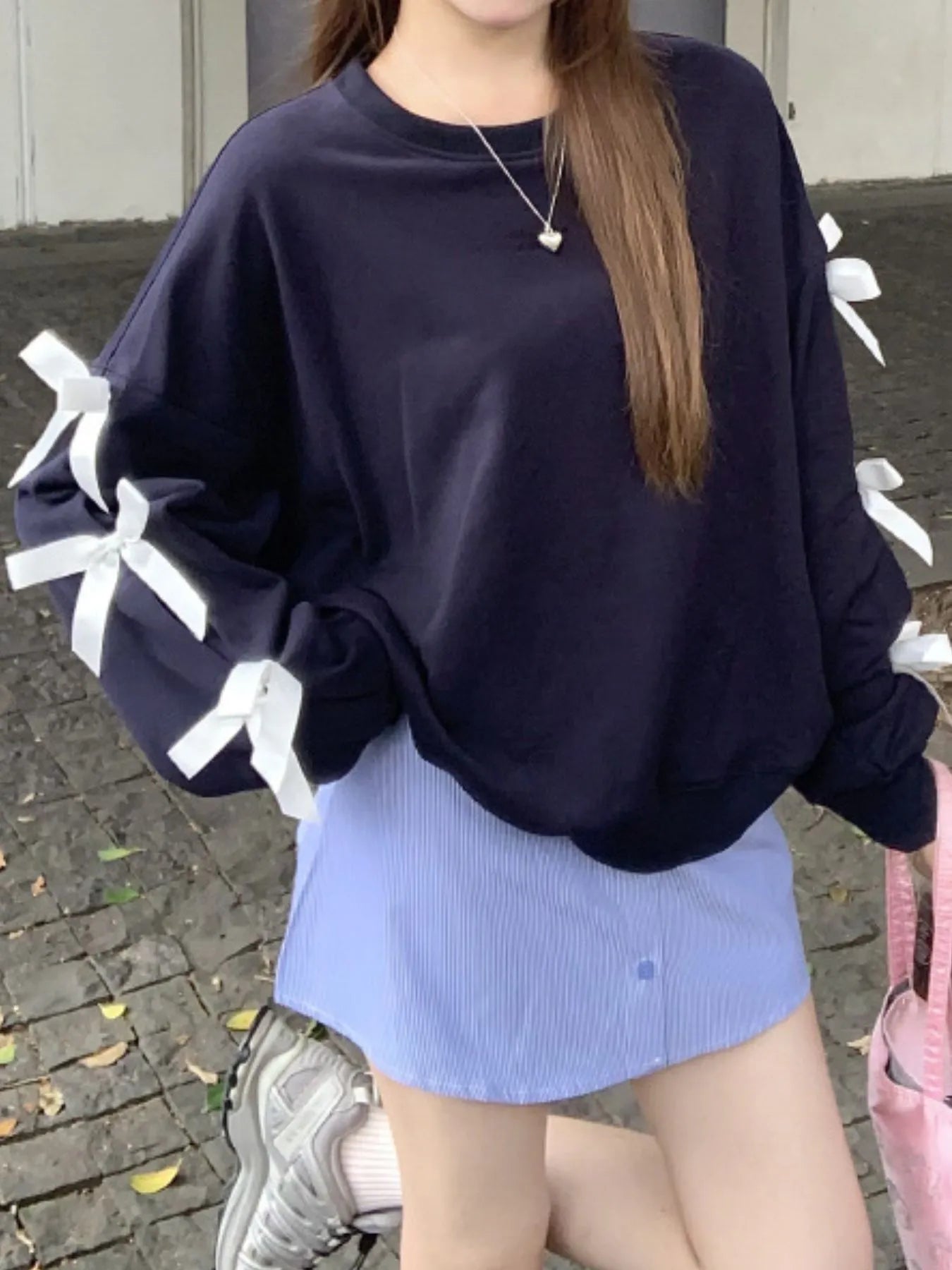 Bow-Detailed Sleeve Round Neck Sweatshirt 62c57f72-65b7-4f01-adc6-9949558ca29a-Max-Origin