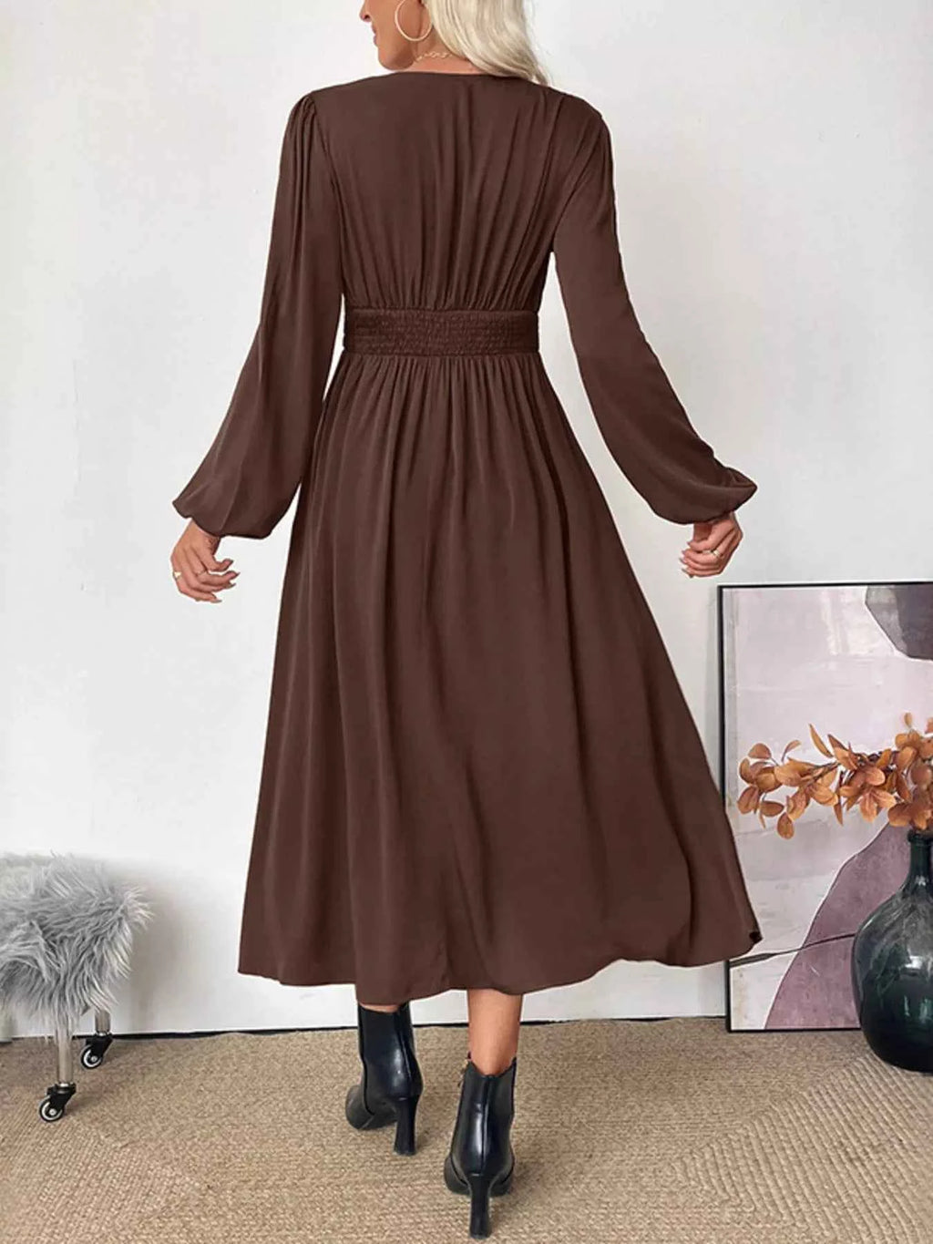 V-Neck Balloon Sleeve Midi Dress 62dd5db8a6bd4623bedbee6615280b25-Max-Origin