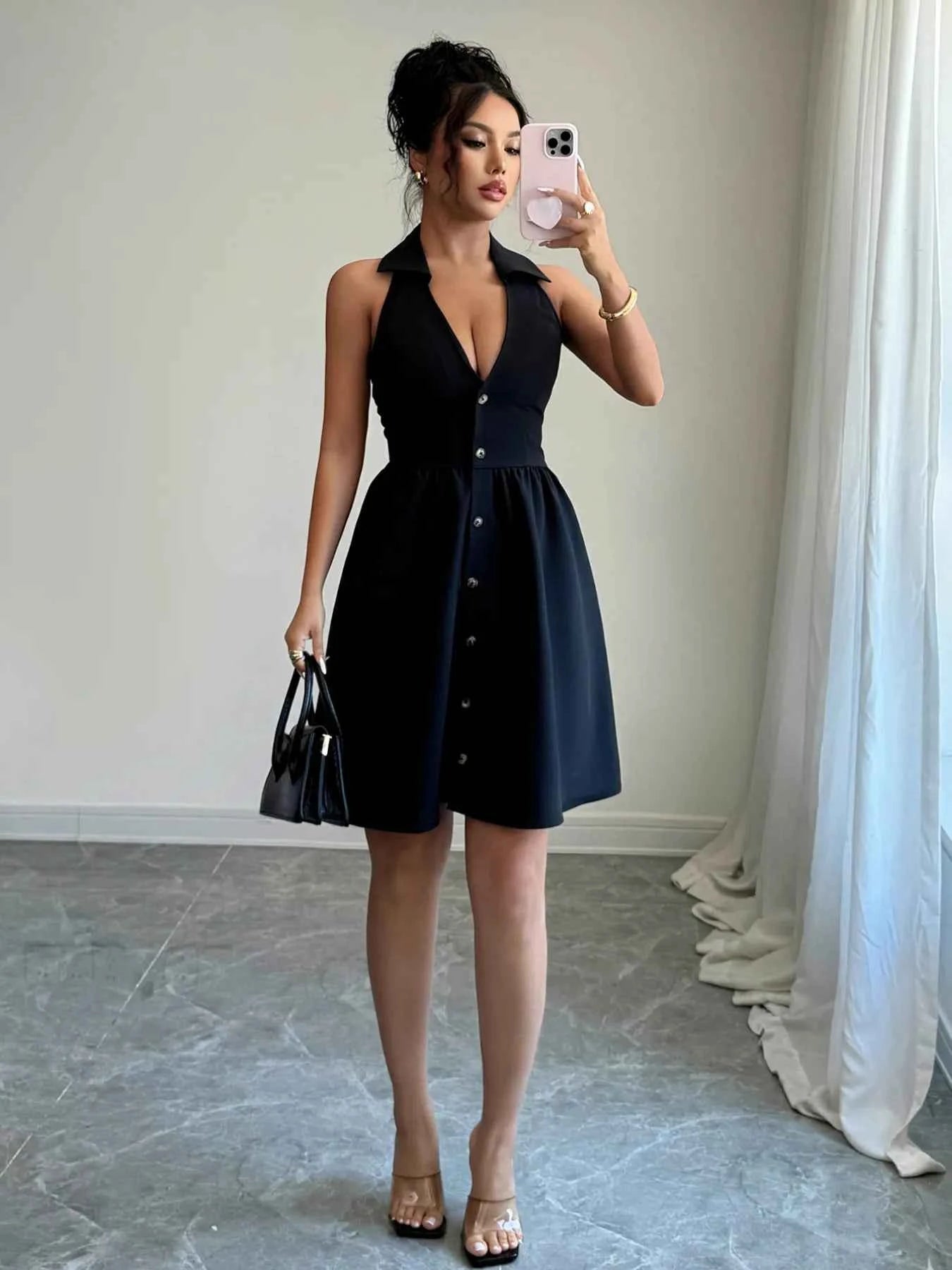 Halter Neck Sleeveless Mini Dress 6302662d-cf90-46b6-806b-490ee2582b19-Max-Origin