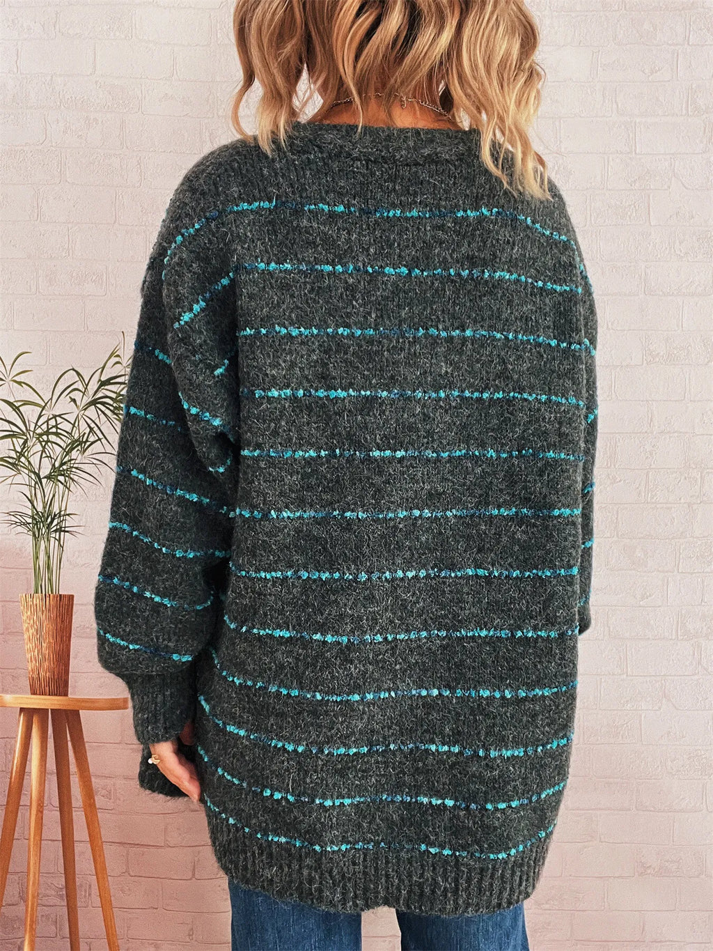 Striped Button-Up Cardigan with V-Neck Design 632e21cde11e4d2eadc7d18e340e4e6c-Max-Origin