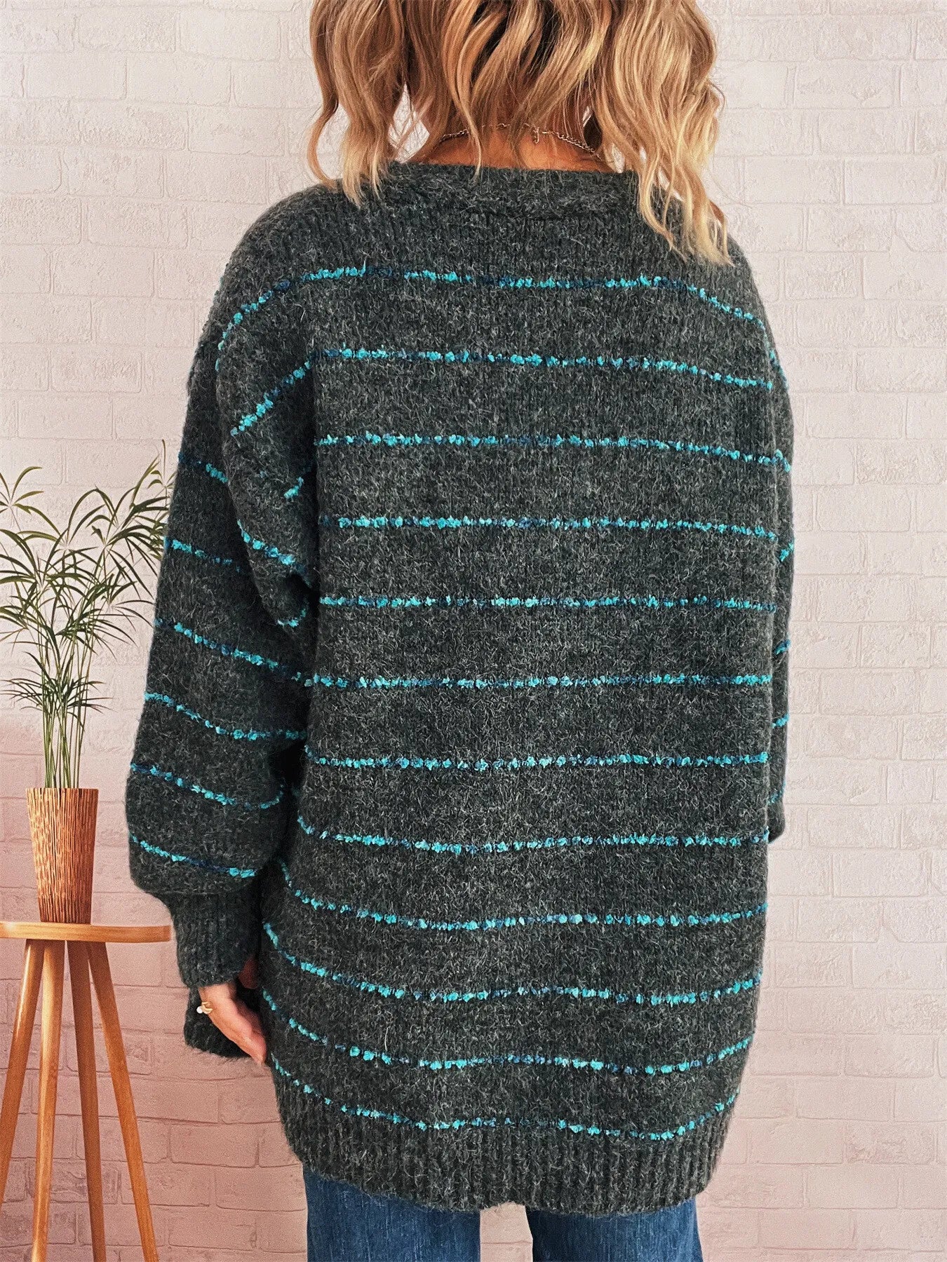 Striped Button-Up Cardigan with V-Neck Design 632e21cde11e4d2eadc7d18e340e4e6c-Max-Origin
