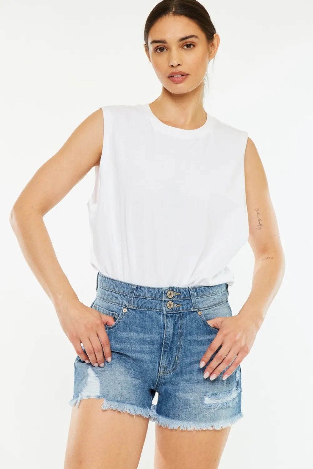 Kancan Full Size High Rise Raw Hem Denim Shorts Medium 635b5c54-c12f-46e4-8e82-224bb6972412-Max