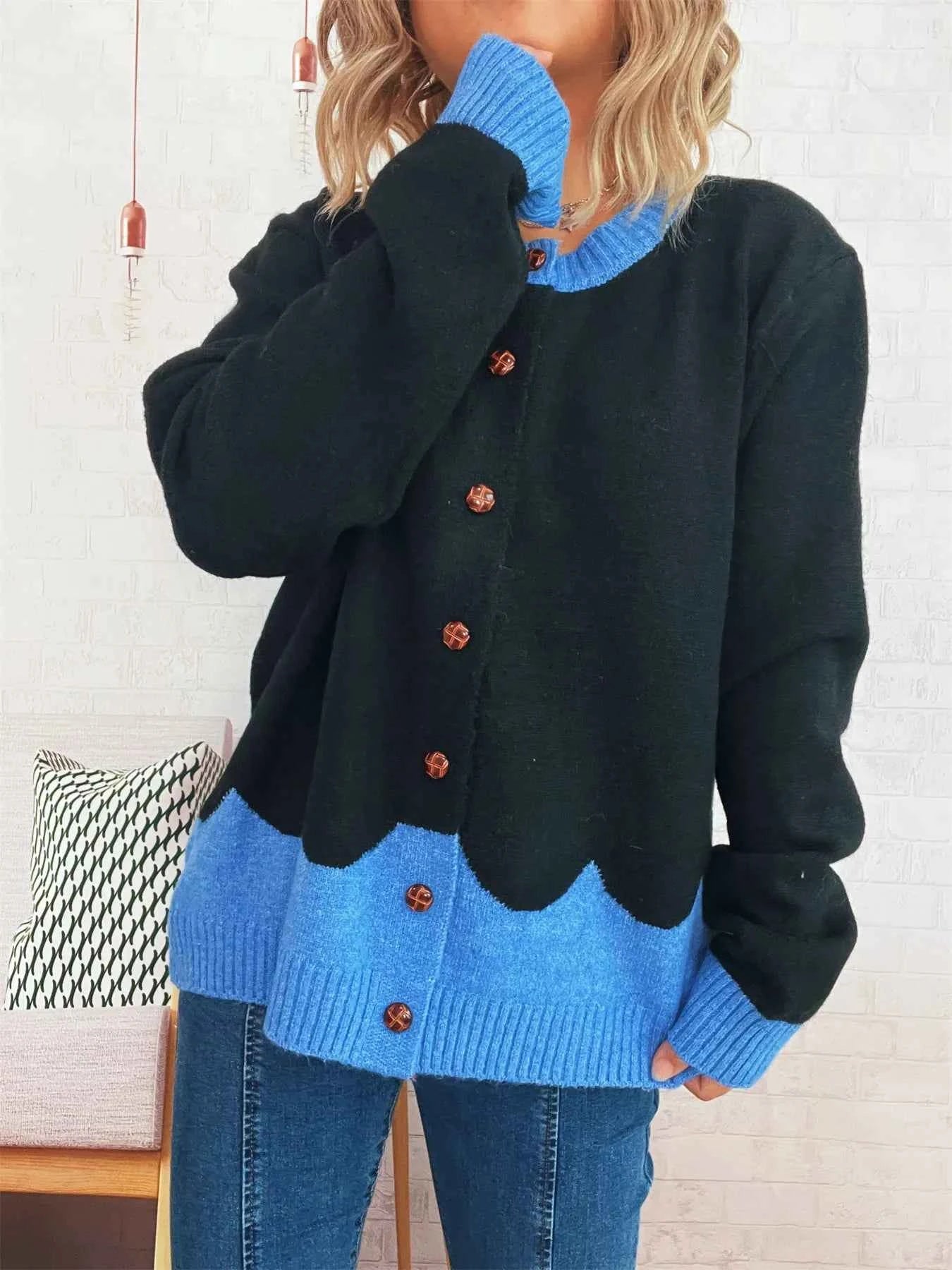 Button-Front Contrast Trim Cardigan 63da18030e6148919f024b03a6ac31be-Max-Origin