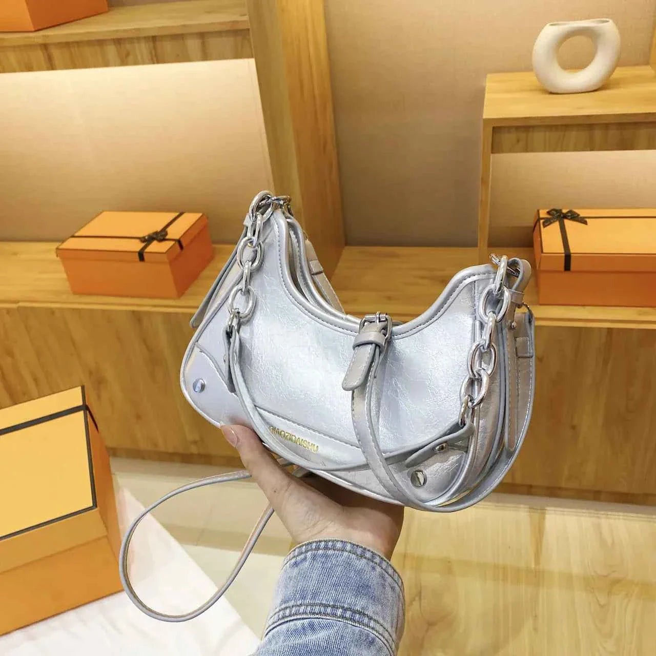 Chain Detail Leather Shoulder Bag Silver onesize 63ff733ab9b14a529597237468d33358-Max-Origin