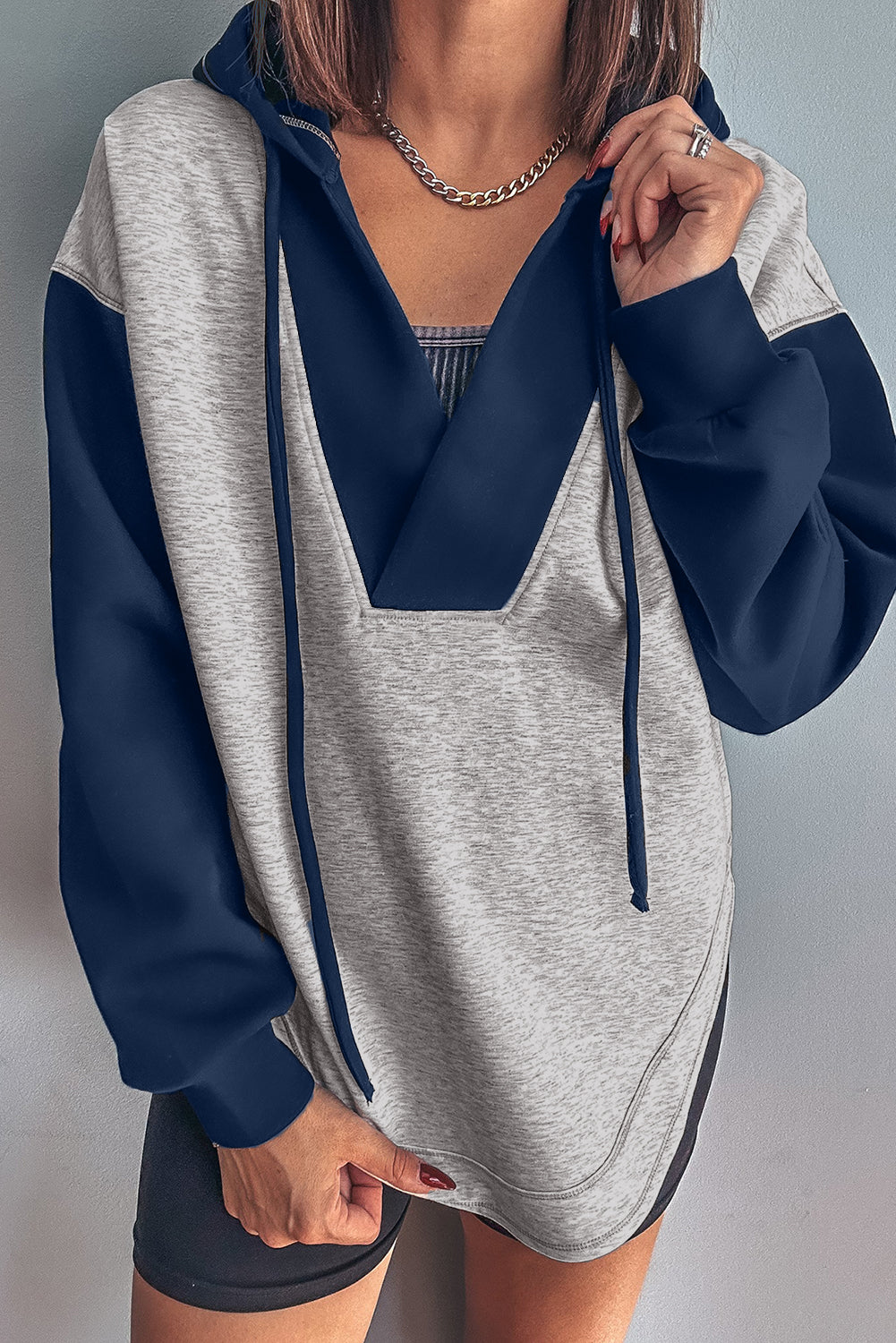 Light Grey Colorblock Patchwork V Neck Drawstring Hoodie 640605d1d8de5110