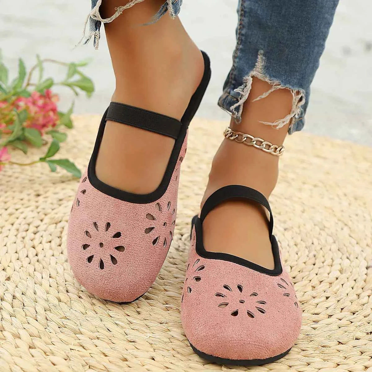Cutout Round Toe Slip-Ons 642f5aa4cf8640b8b832ad67989d37c8-Max-Origin