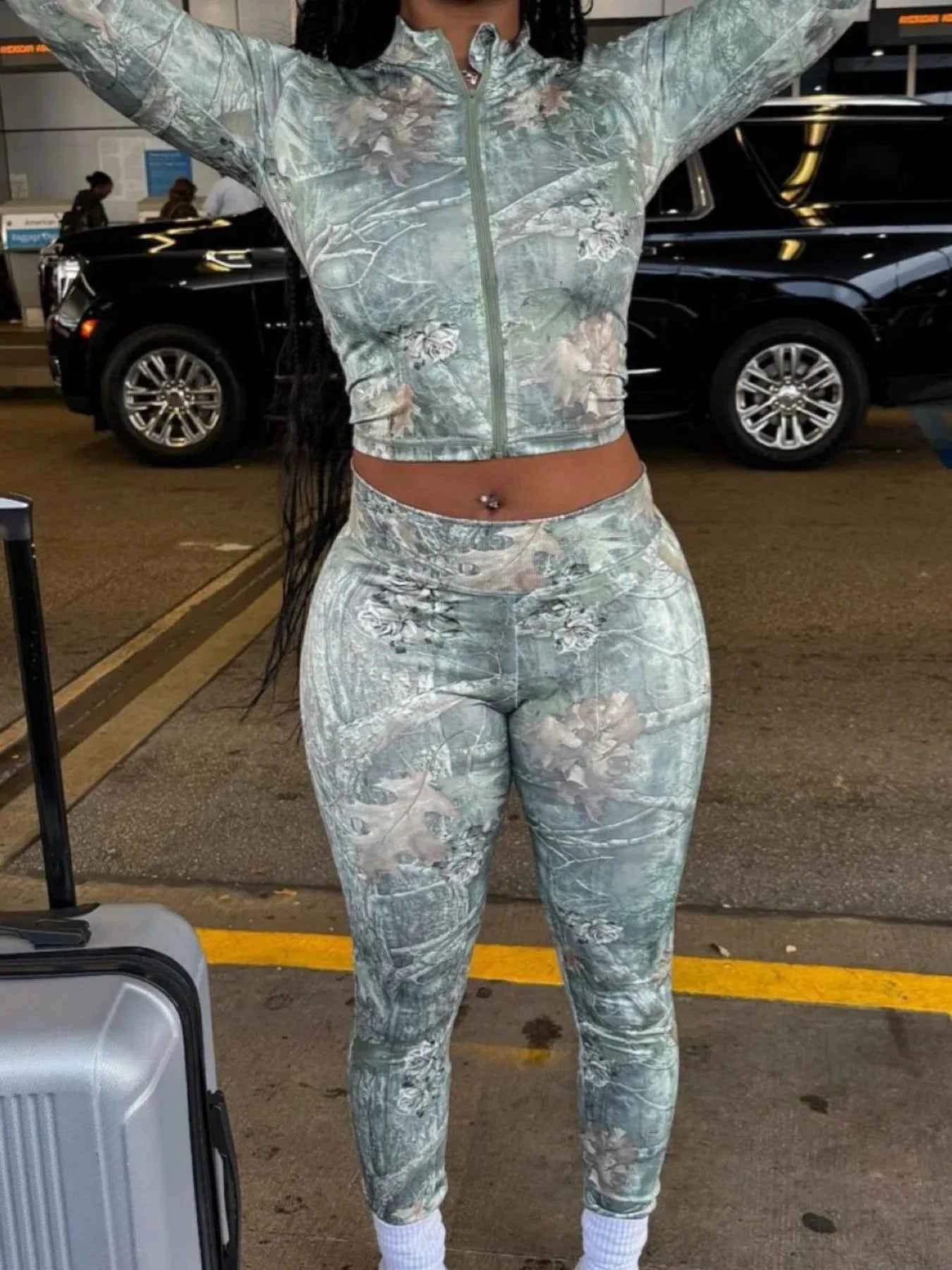 Zip Up Crop Top and Leggings Set 64aaefee-8033-4b0c-ad05-6399ae6196e5-Max-Origin