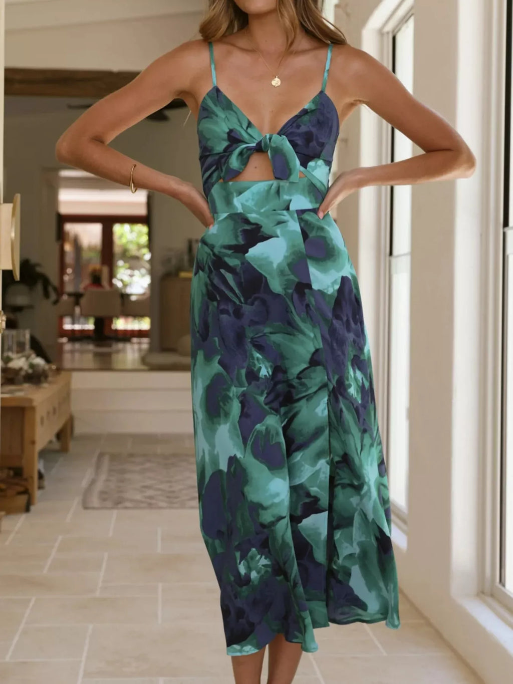 Floral Print Tie-Front Slit Midi Dress 64c88d7c38f54ba8b22f4cf1c8df61cb-Max-Origin