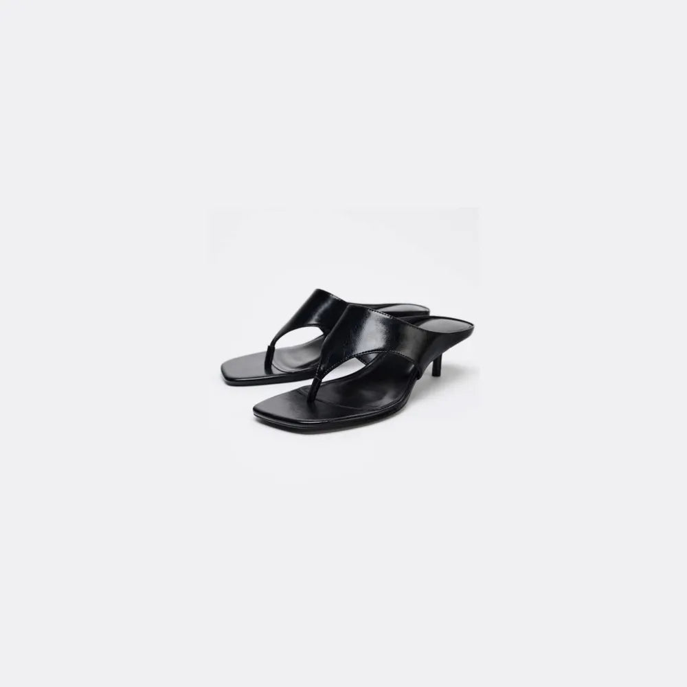 Toe Post Kitten Heels Sandals Black 64ffe371-017c-4bd7-893e-0974fa2ddf15-Max