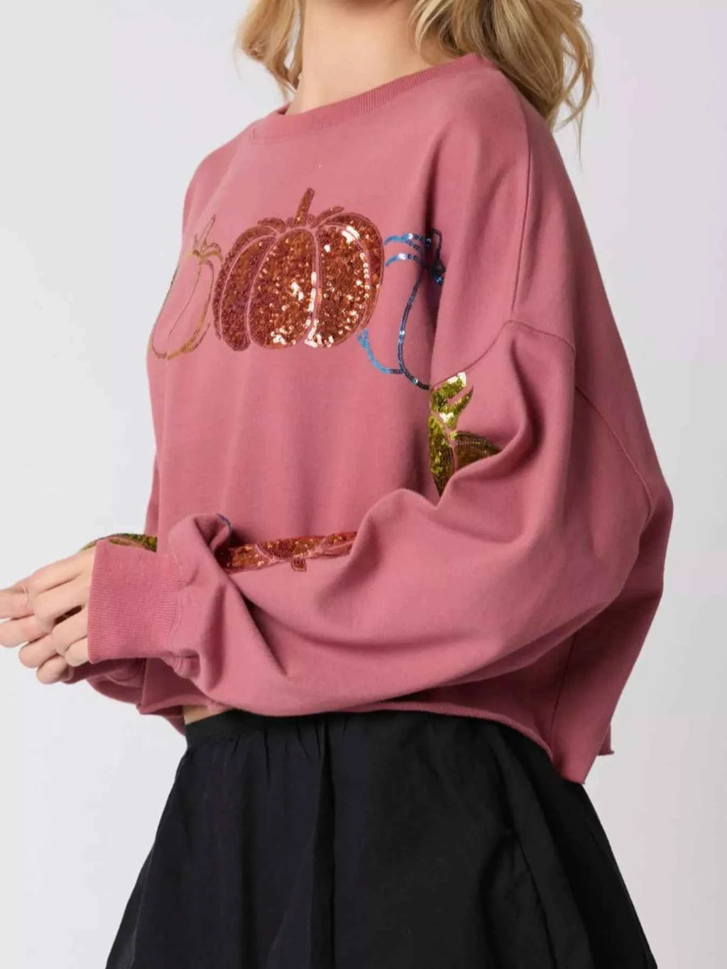 Sequined Pumpkin Halloween Crop Sweatshirt 65286606-4eab-456f-83eb-9f53f390af57-Max-Origin