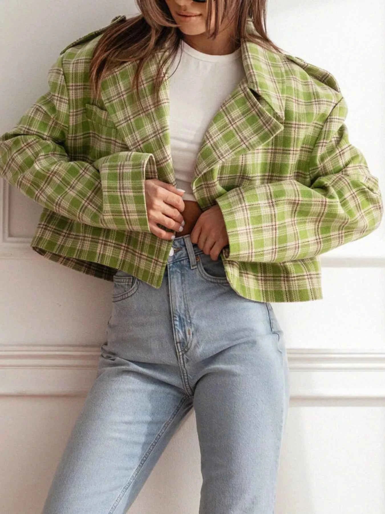 Plaid Lapel Collar Cropped Outerwear 6578537f-5360-4cf7-89e5-48ead5c898bf-Max-Origin