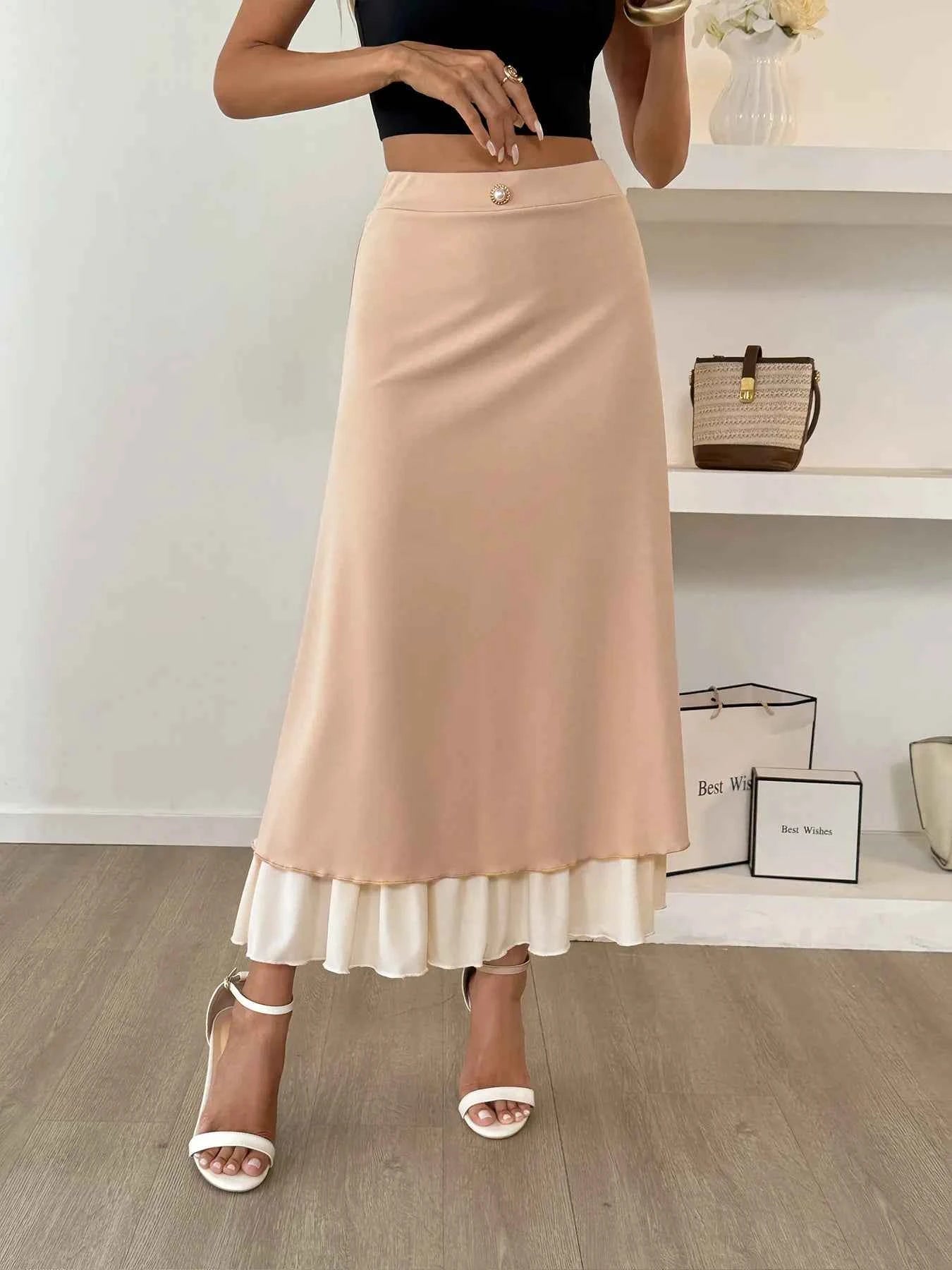 Layered Midi Skirt with Contrast Hem Detail 662a4ebe43474bcfbc8a61d3e60f941c-Max-Origin