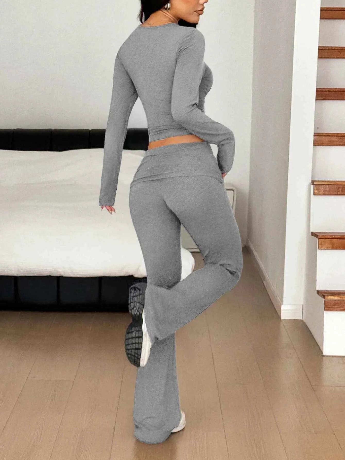 Long Sleeve Crop Top and Bootcut Pants Set 66a910f5-86ff-4142-a240-aba91493e3f3-Max-Origin