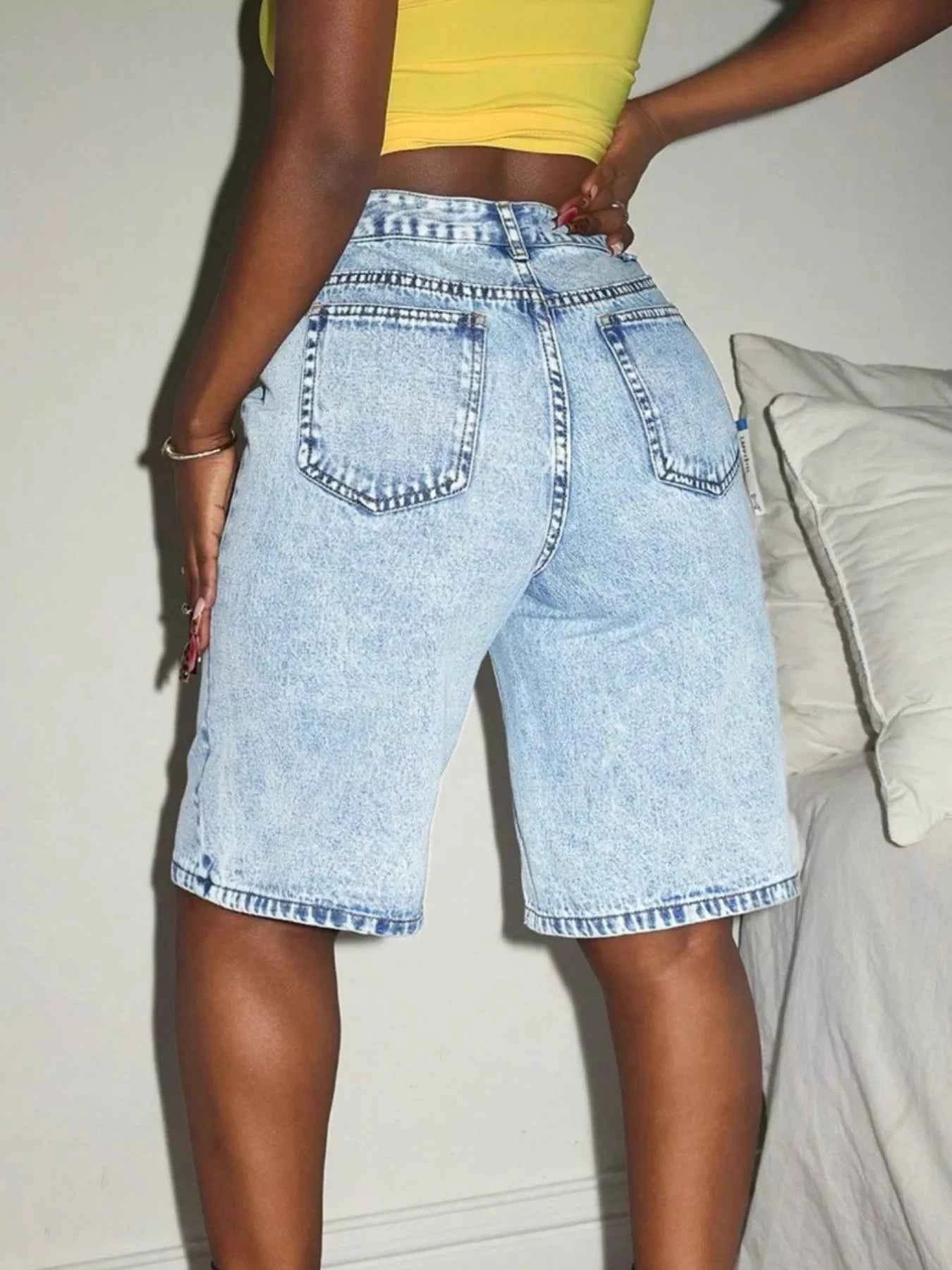 High-Waisted Denim Shorts 66d07be4-4ae1-464a-b6b0-e5af8e0672a6-Max-Origin
