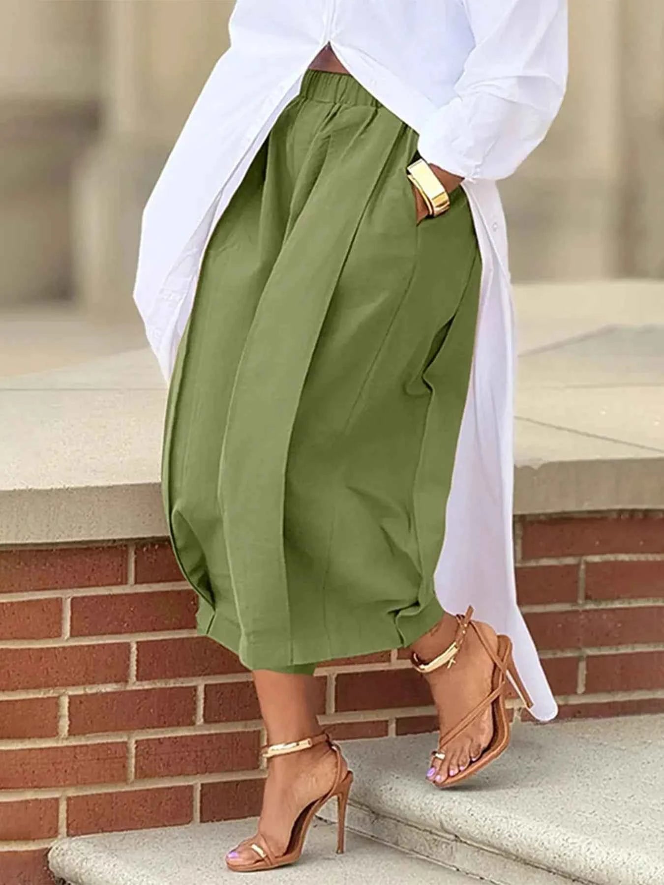 Plus Size Wide Leg Pleated Detail Cropped Pants 680bbfed-c8da-444b-8832-87d2f88dedab-Max-Origin
