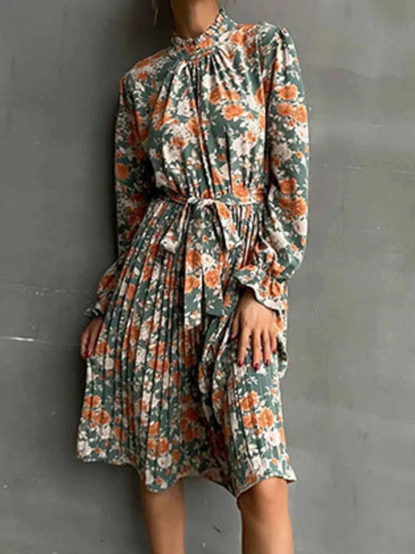 Floral Print Long Sleeve Pleated Midi Dress 68ae2643-31c5-4638-abbf-69149c4a60c5-Max-Origin