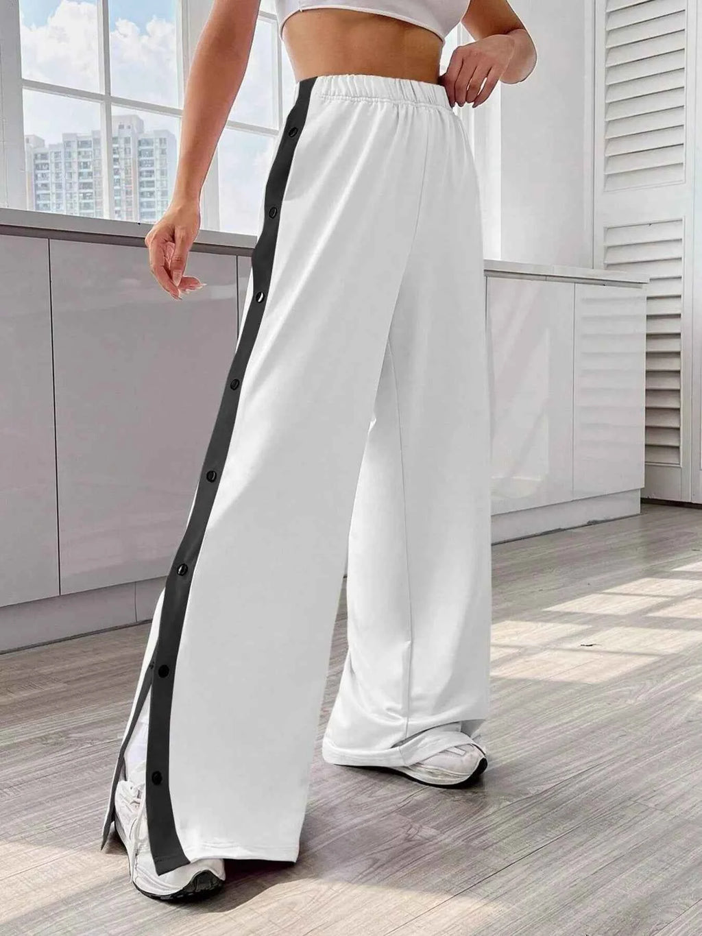 Two-Tone Side Snap Wide Leg Pants 690b72a20f5147b8983b01477ad8bba2-Max-Origin