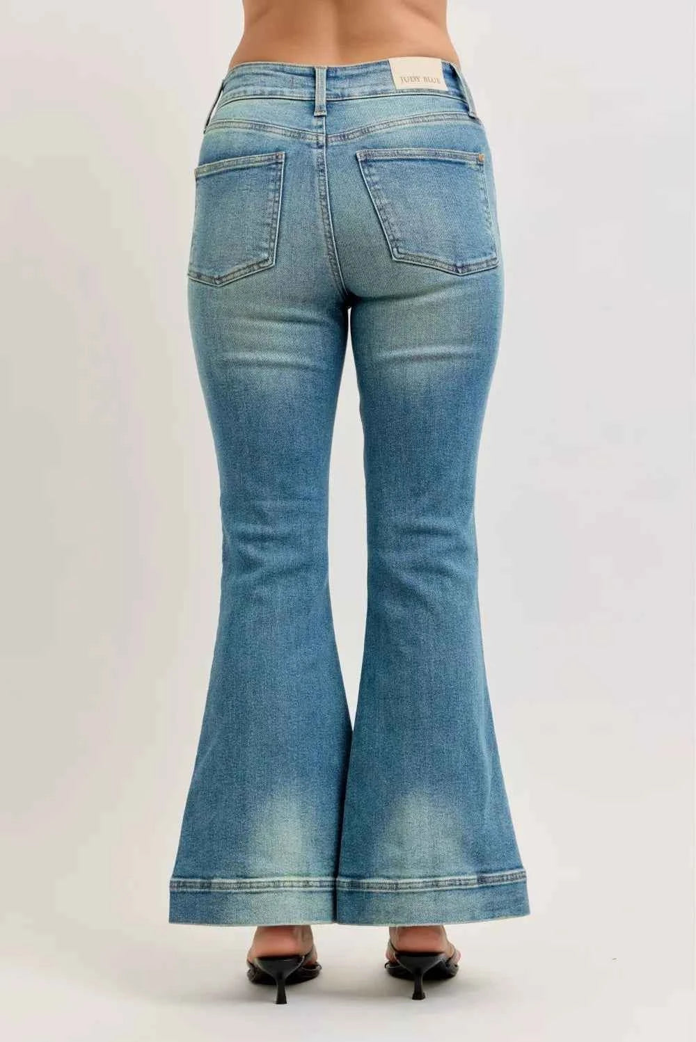 Judy Blue High Waist Vintage Wash Flare Jeans 694348a947444e248504e9b549b56c47-Max-Origin