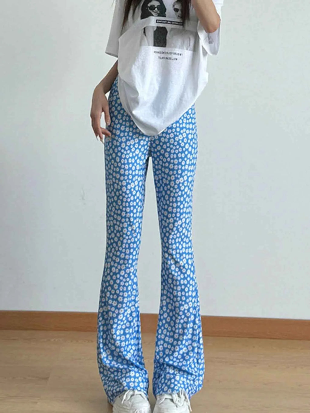 Floral Print Flare Leg Pants 6955eab7-e104-4c52-956d-03fae8a4f95f-Max-Origin