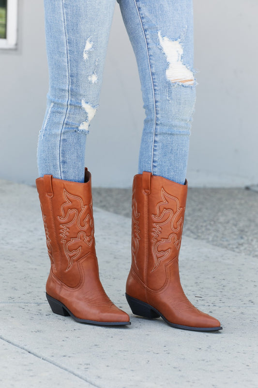 Fortune Dynamic Countryside Lane Mid-Calf Embroidered Cowboy Boots 69b01c8e00bf4955b6981579116cd049-Max