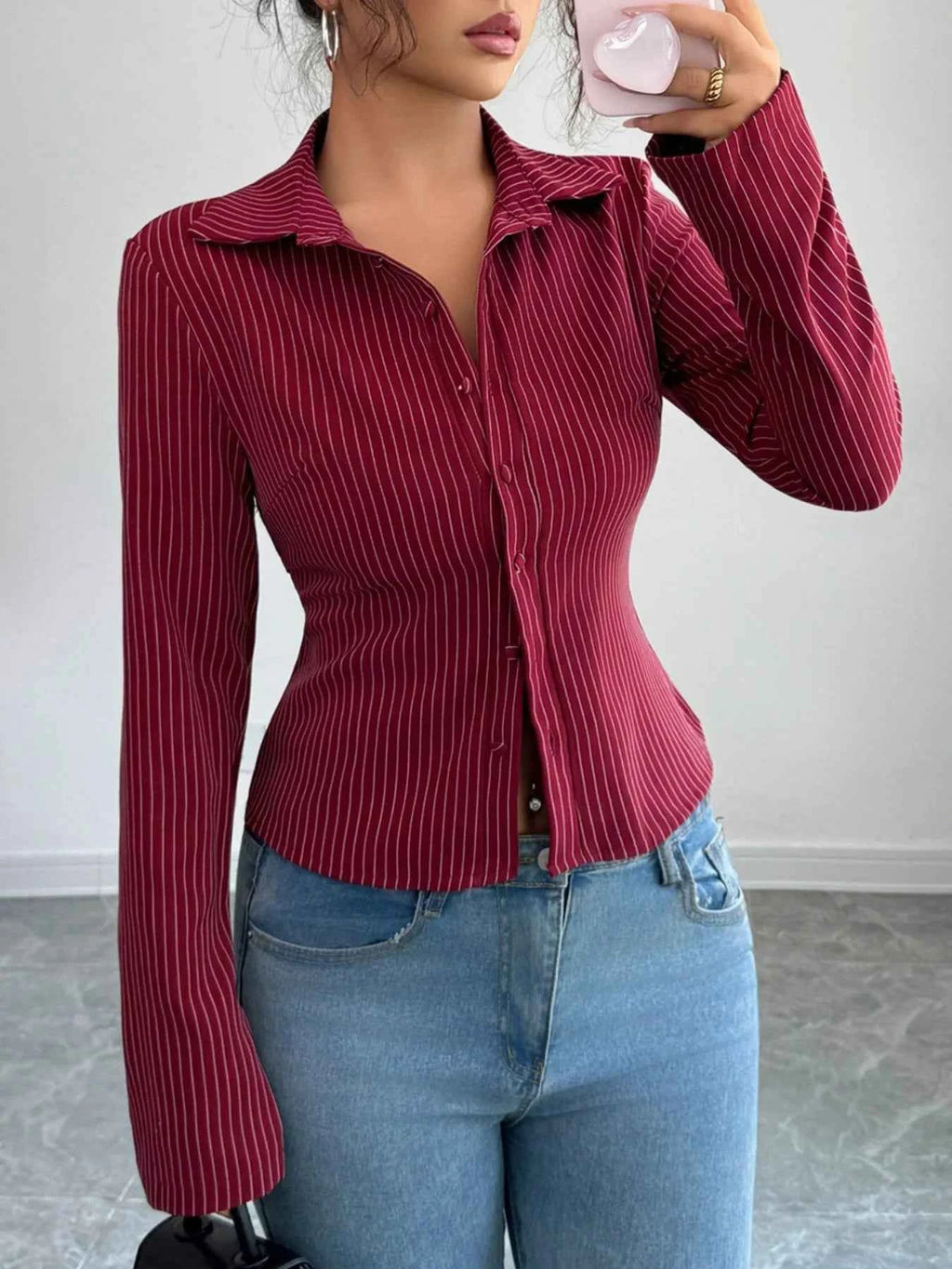 Striped Button-Up Fitted Shirt 69bdaa1e-0bbe-4a47-8547-e6b801731fbf-Max-Origin