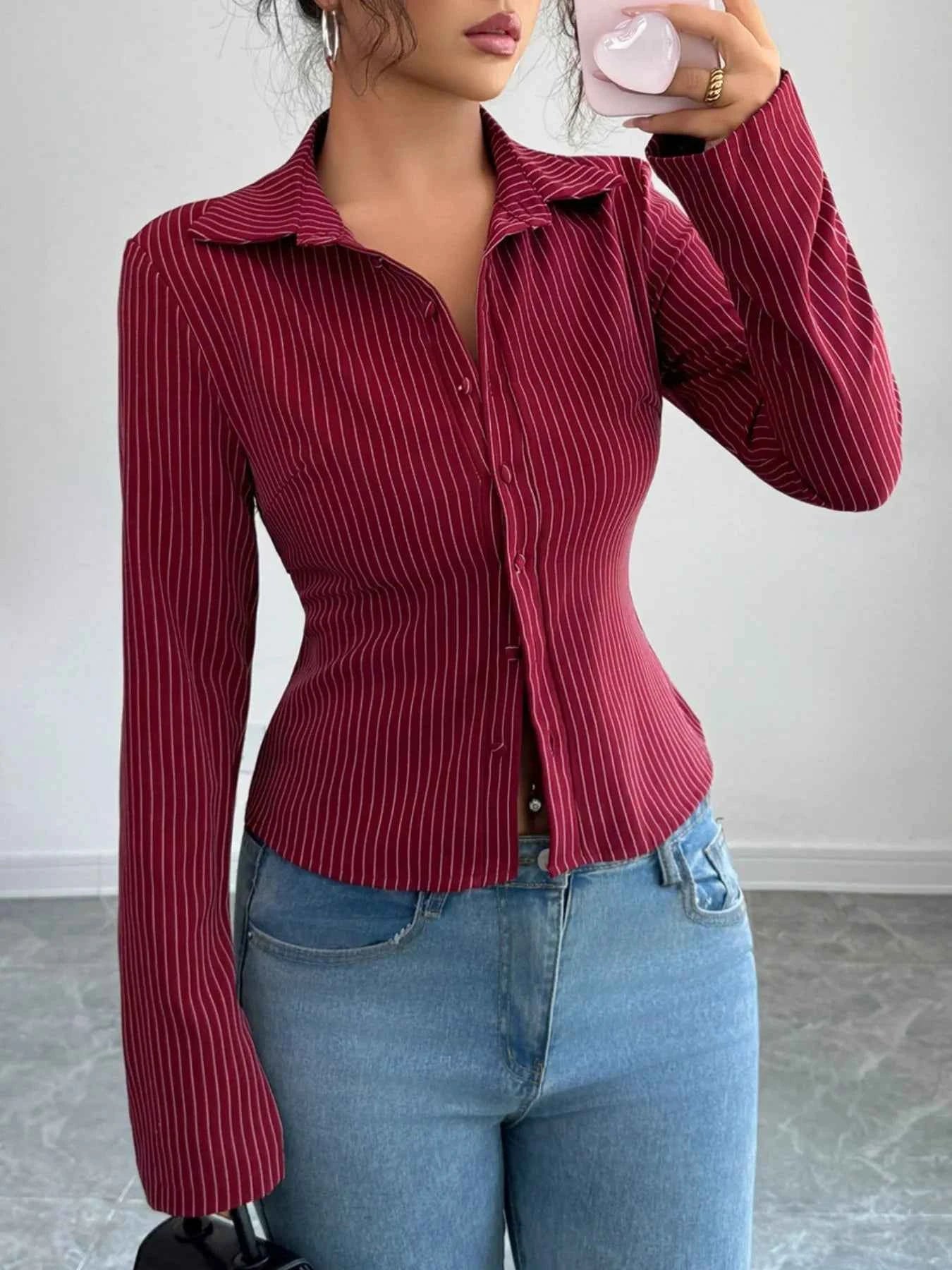 Striped Button-Up Fitted Shirt 69bdaa1e-0bbe-4a47-8547-e6b801731fbf-Max-Origin