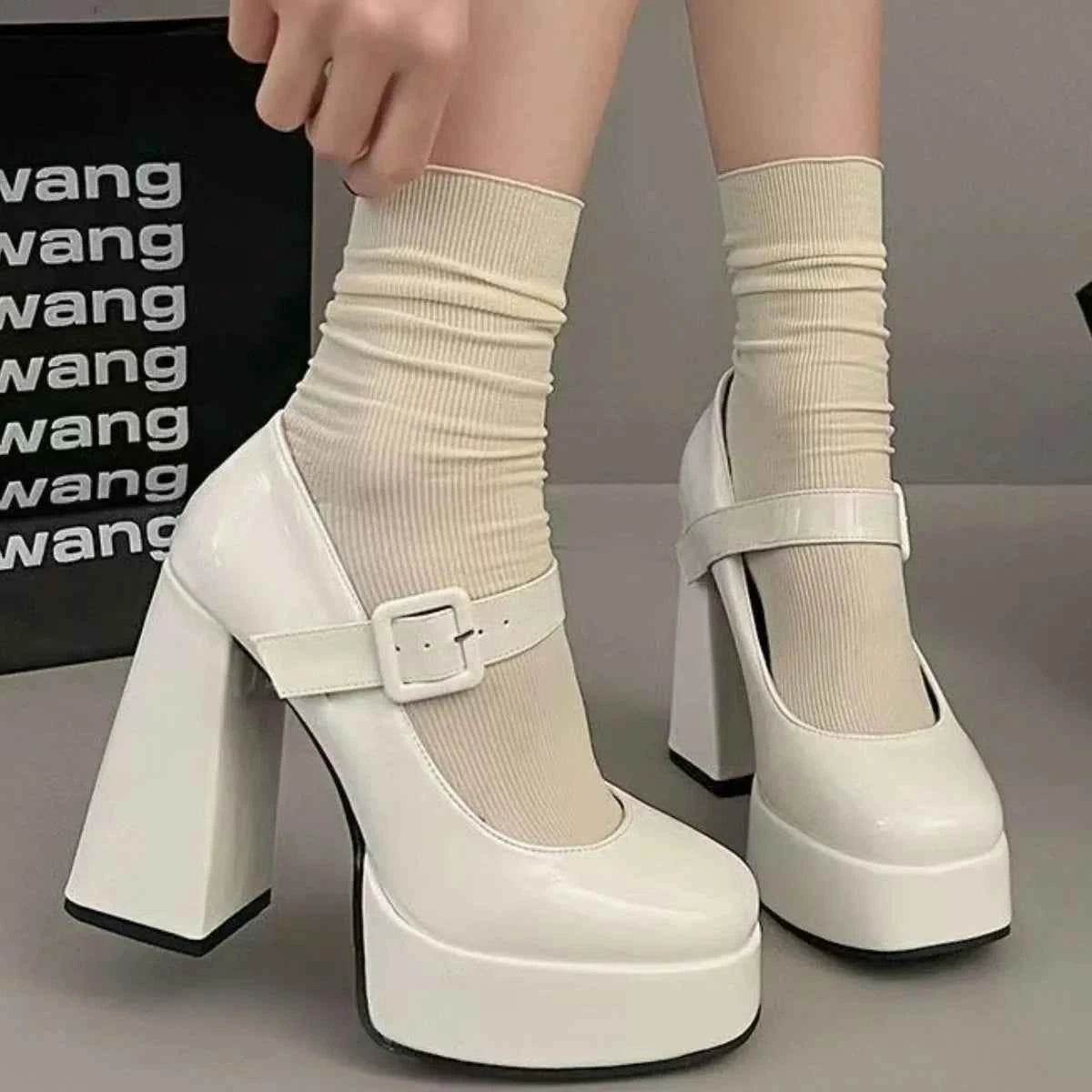 Round Toe Block Heels Pumps Beige 69db7d53-1ada-46c3-accc-2c0d0f2d521f-Max-Origin